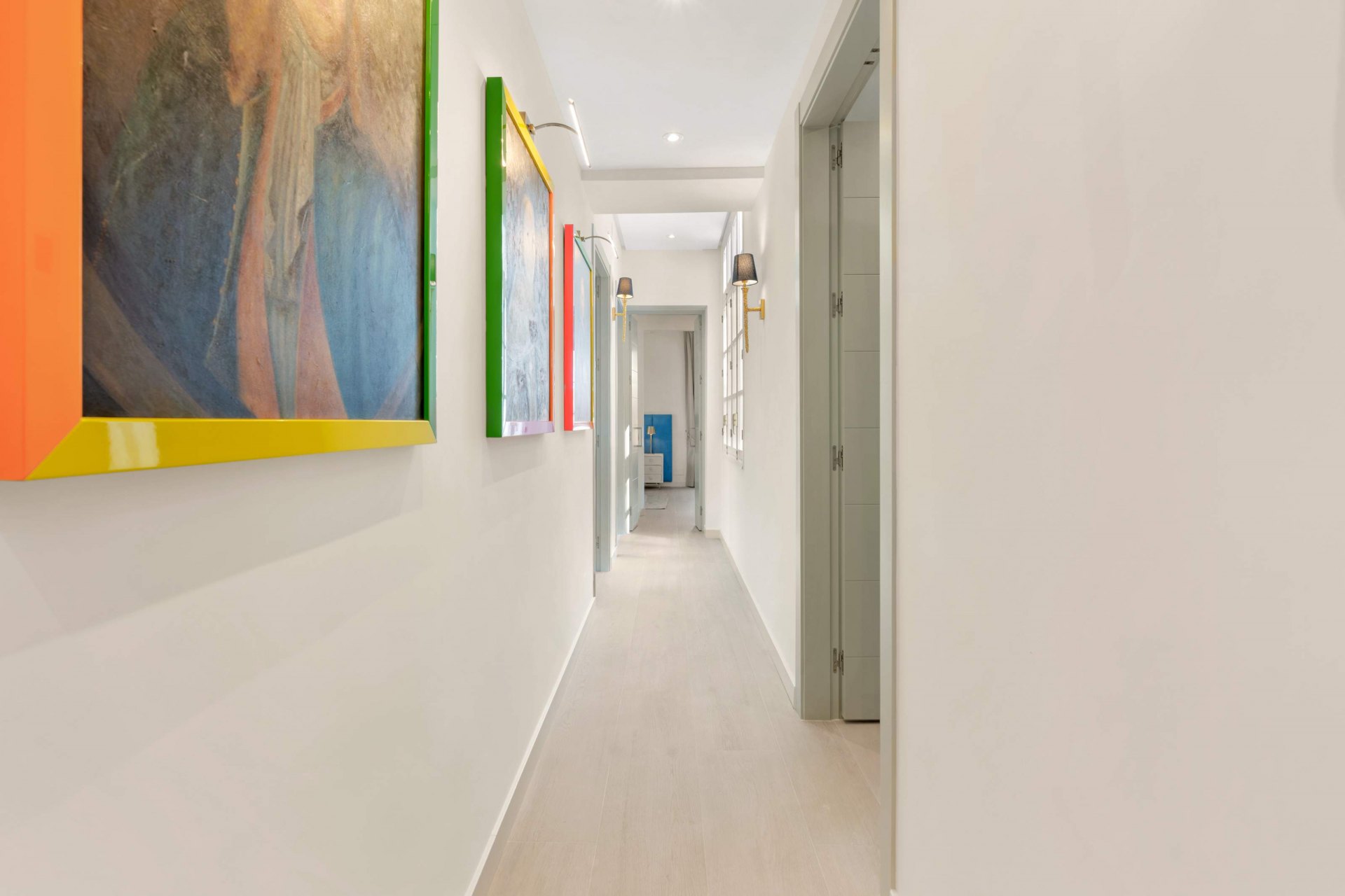 Luminous apartment completely refurbished next to the Cervantes Theatre, Malaga centre