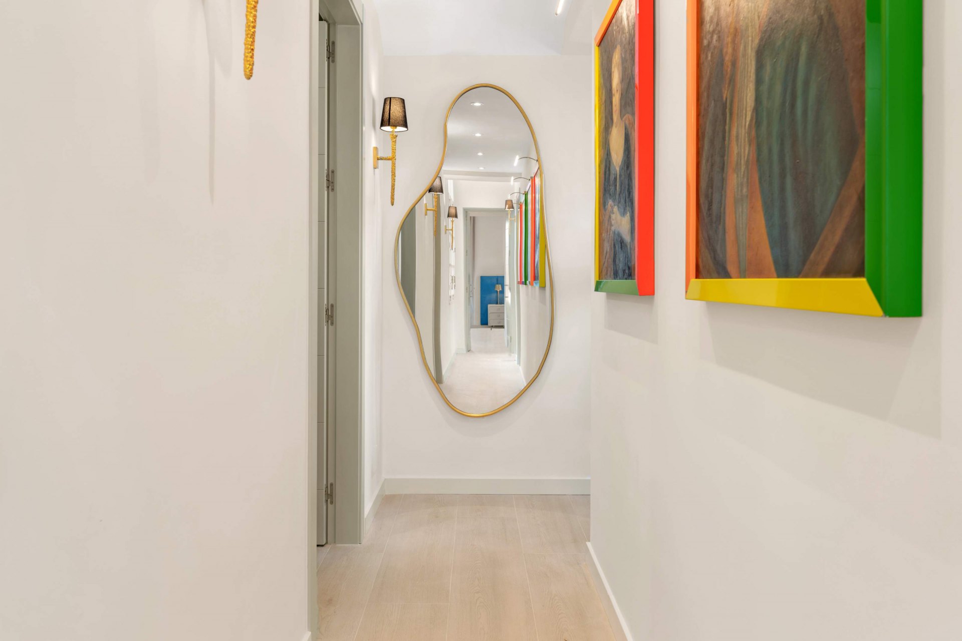 Luminous apartment completely refurbished next to the Cervantes Theatre, Malaga centre