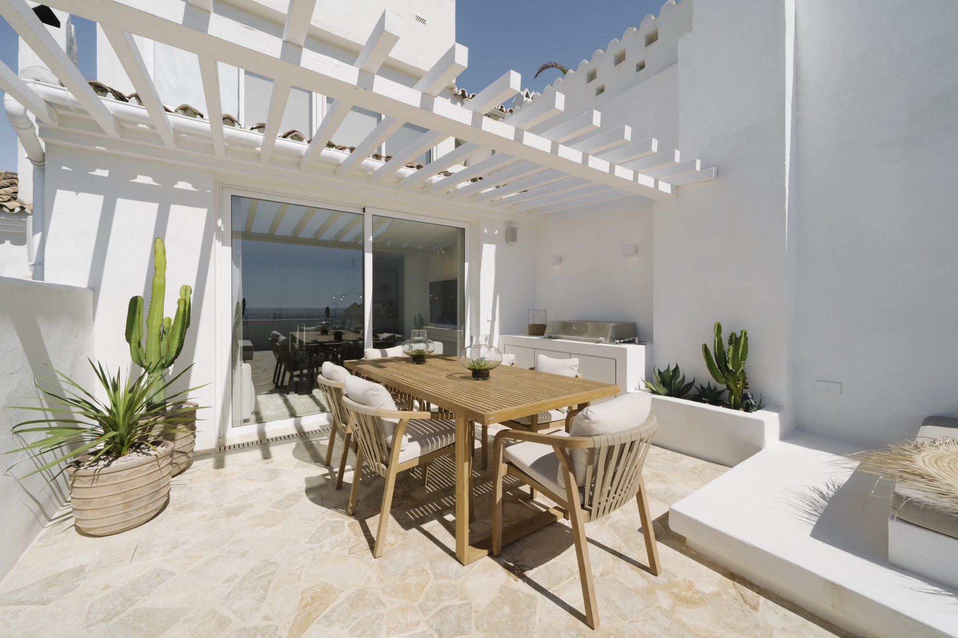 Exclusive luxury penthouse with panoramic terrace and unparalleled views of the Mediterranean, in Puerto Banus