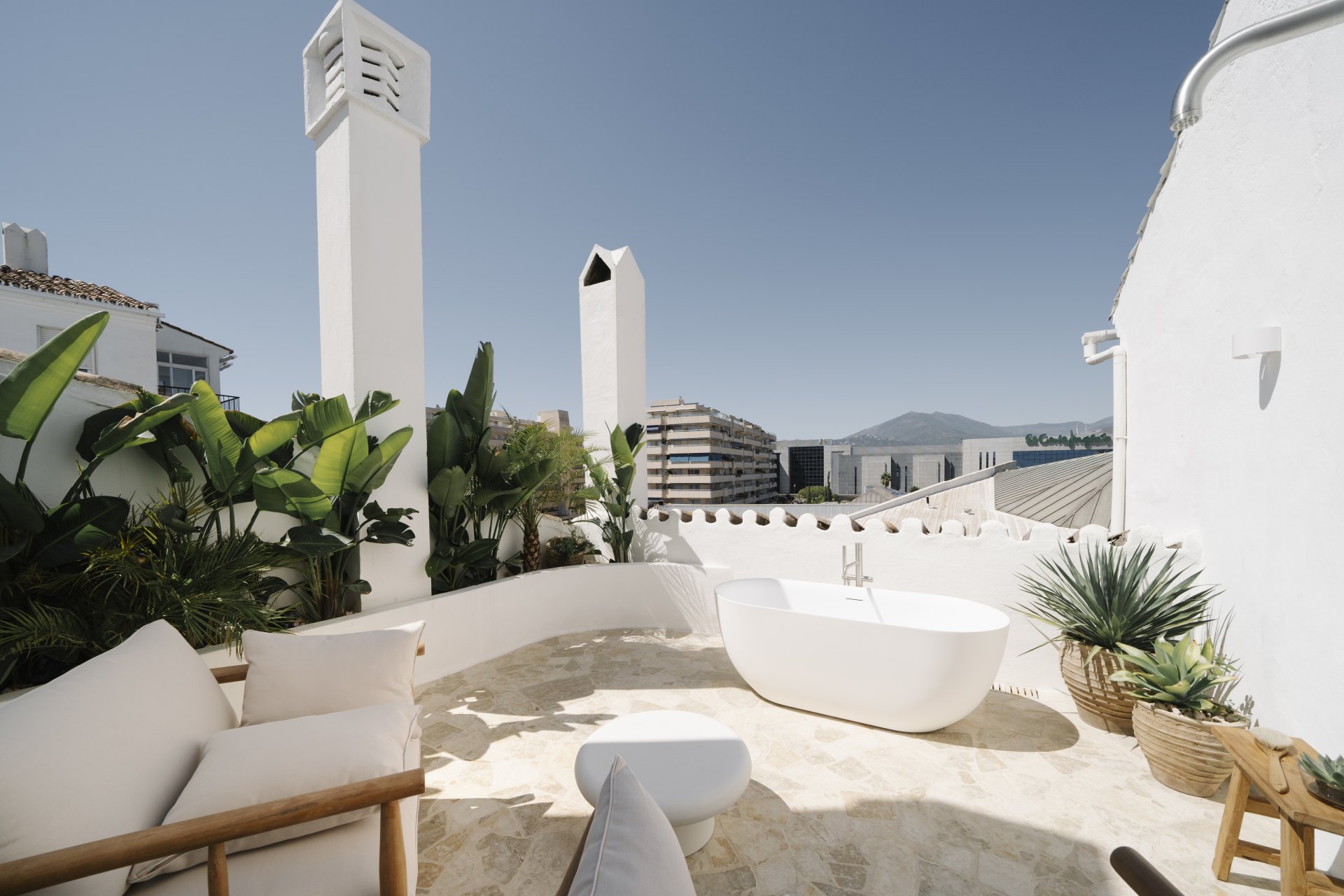 Exclusive luxury penthouse with panoramic terrace and unparalleled views of the Mediterranean, in Puerto Banus