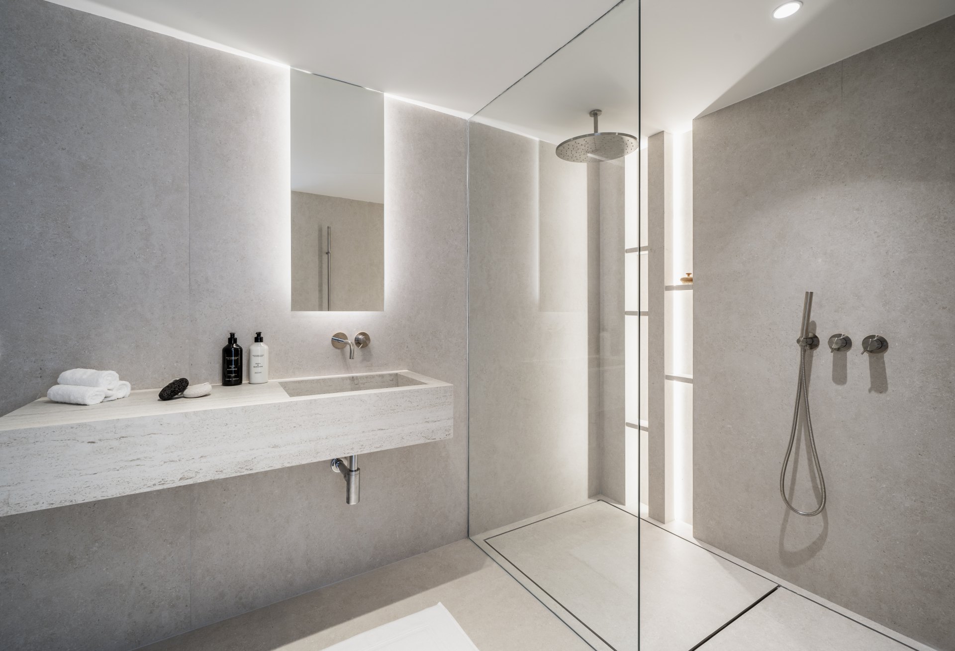 Exclusive luxury penthouse with panoramic terrace and unparalleled views of the Mediterranean, in Puerto Banus