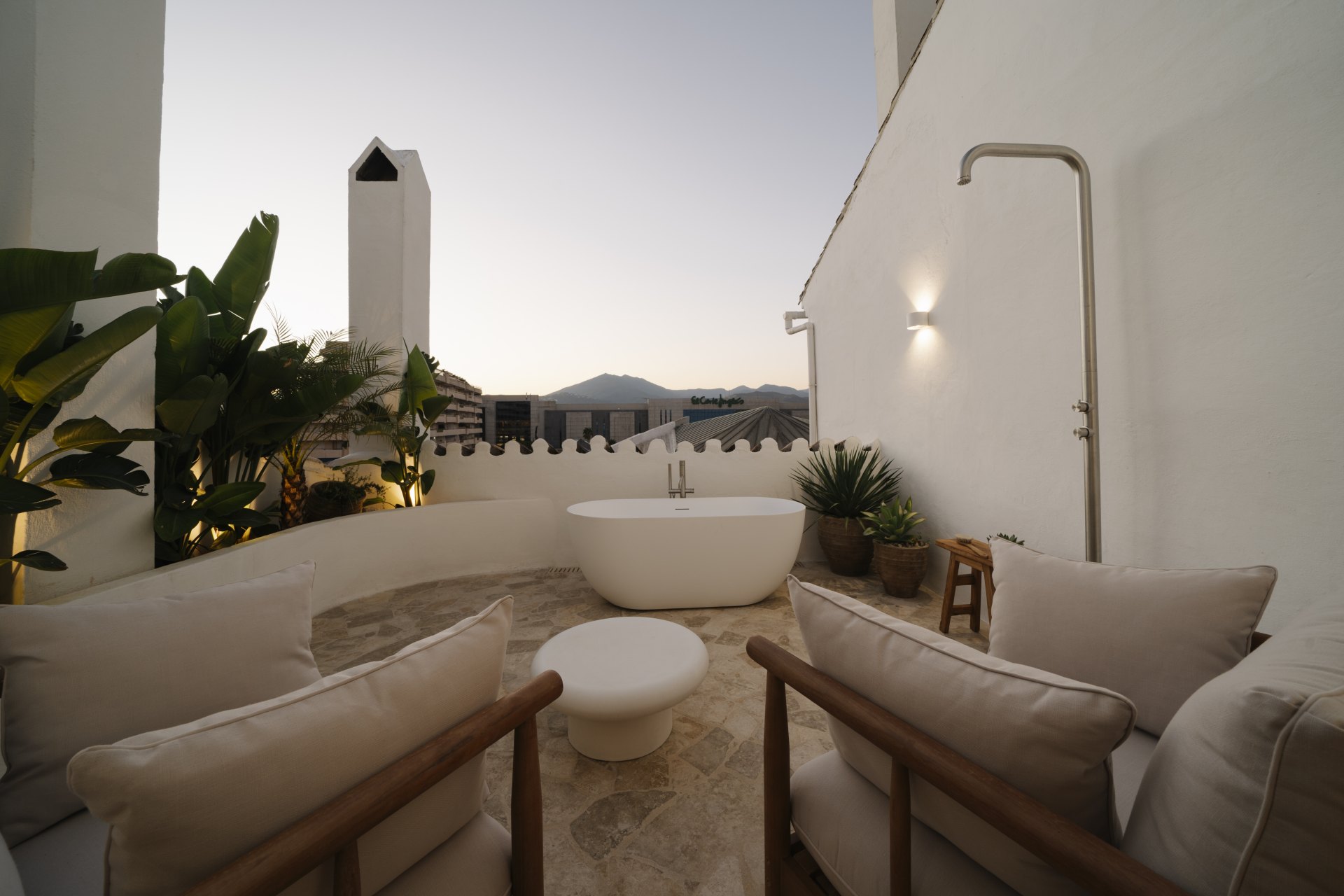 Exclusive luxury penthouse with panoramic terrace and unparalleled views of the Mediterranean, in Puerto Banus