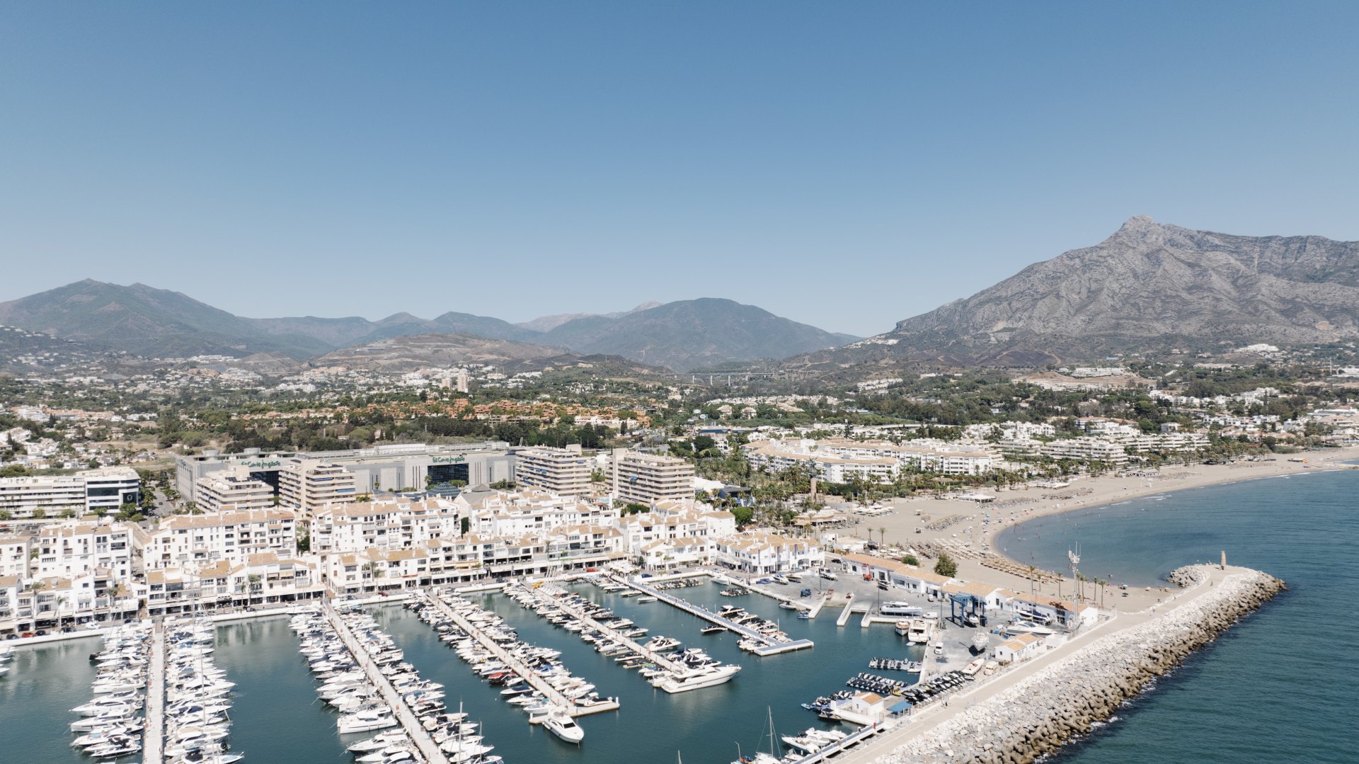 Exclusive luxury penthouse with panoramic terrace and unparalleled views of the Mediterranean, in Puerto Banus