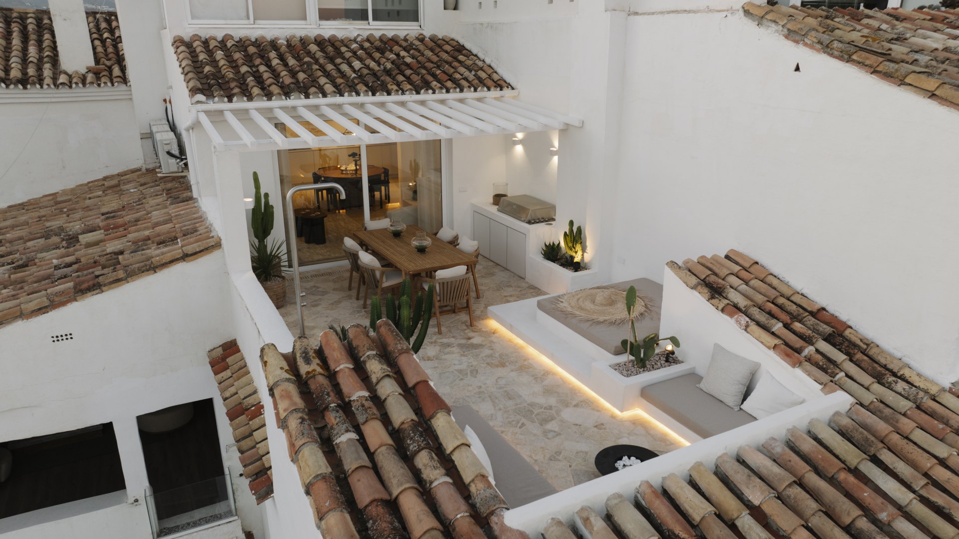 Exclusive luxury penthouse with panoramic terrace and unparalleled views of the Mediterranean, in Puerto Banus