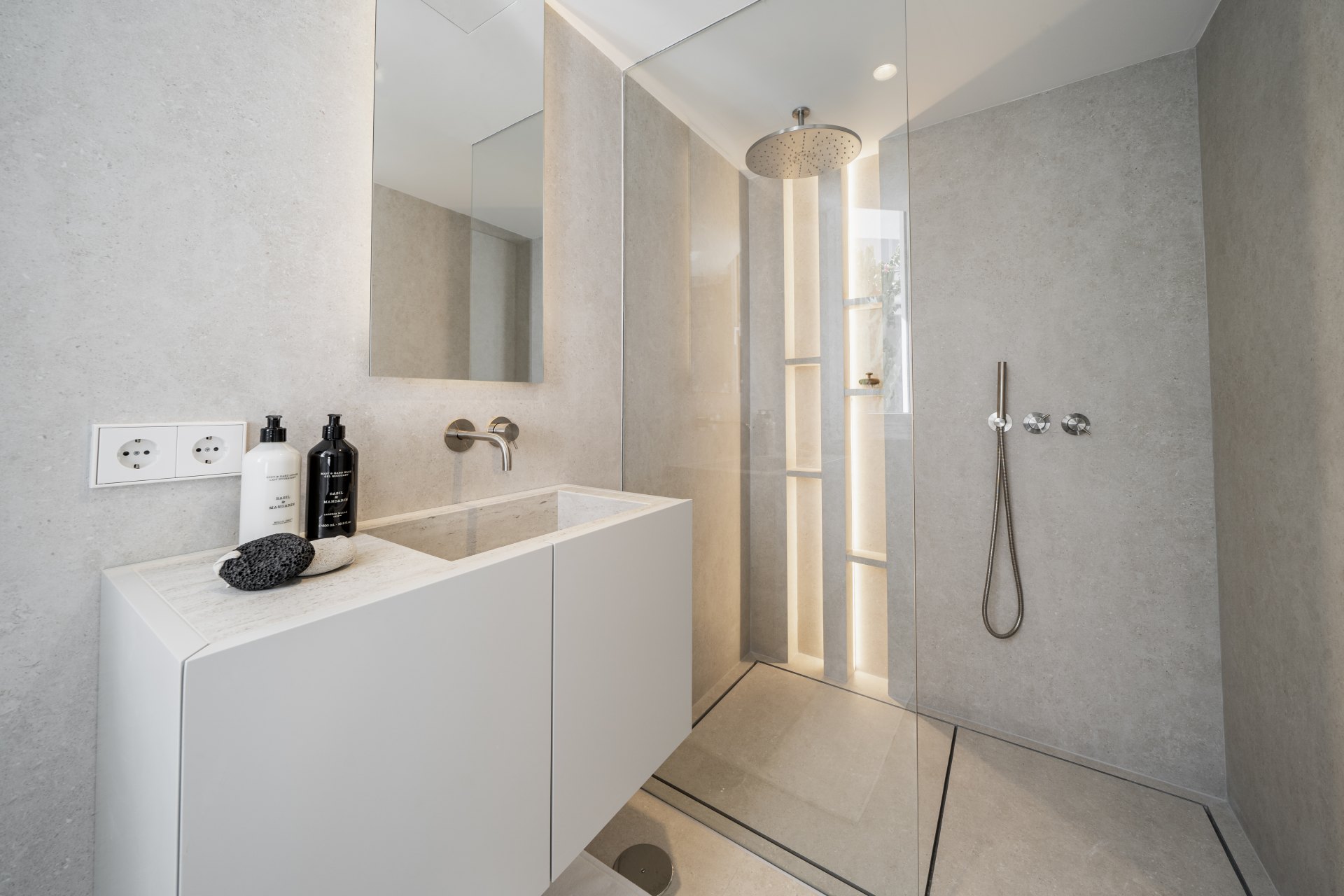 Exclusive luxury penthouse with panoramic terrace and unparalleled views of the Mediterranean, in Puerto Banus