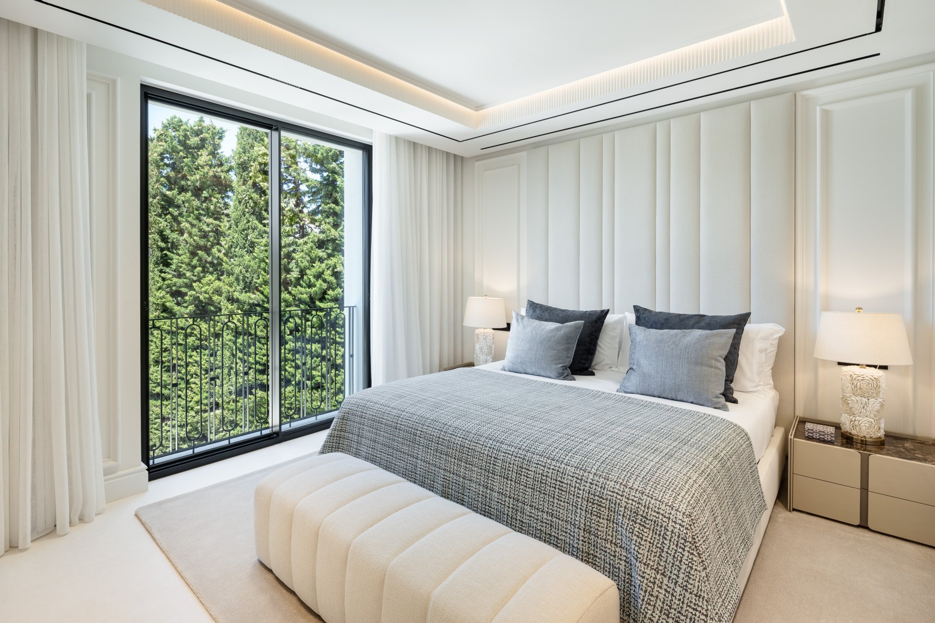 Villa with elegance and distinction in the heart of the Golden Mile, Sierra Blanca, Marbella