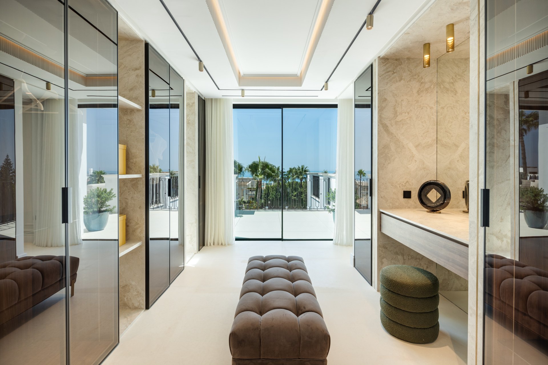 Villa with elegance and distinction in the heart of the Golden Mile, Sierra Blanca, Marbella