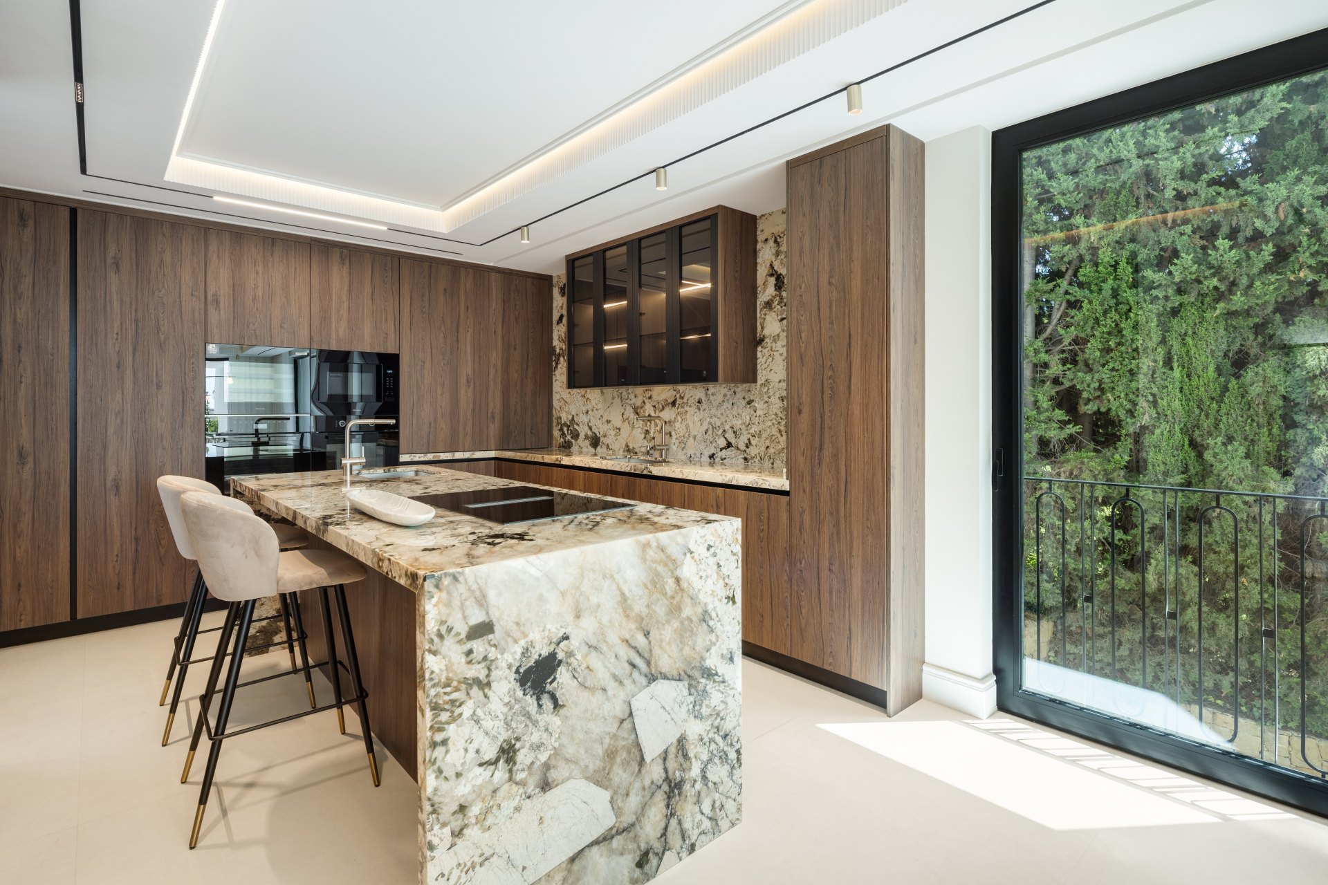 Villa with elegance and distinction in the heart of the Golden Mile, Sierra Blanca, Marbella