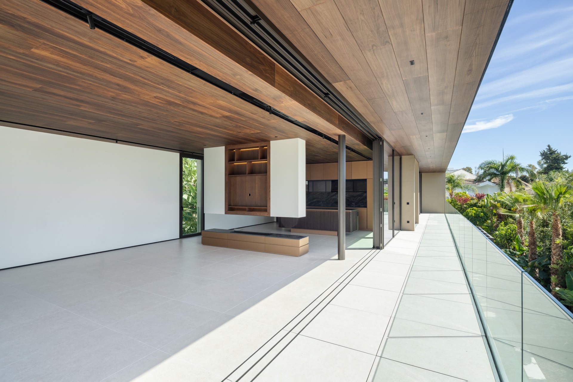 Una villa extraordinaria en la Milla de Oro de Marbella, a escasos pasos del mar