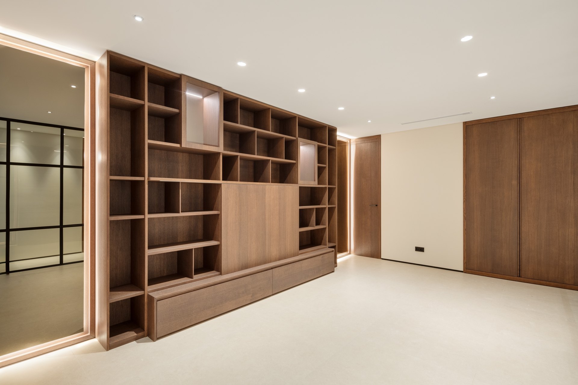 Una villa extraordinaria en la Milla de Oro de Marbella, a escasos pasos del mar