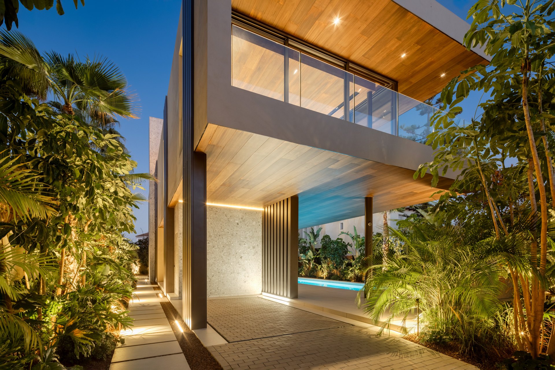 Una villa extraordinaria en la Milla de Oro de Marbella, a escasos pasos del mar