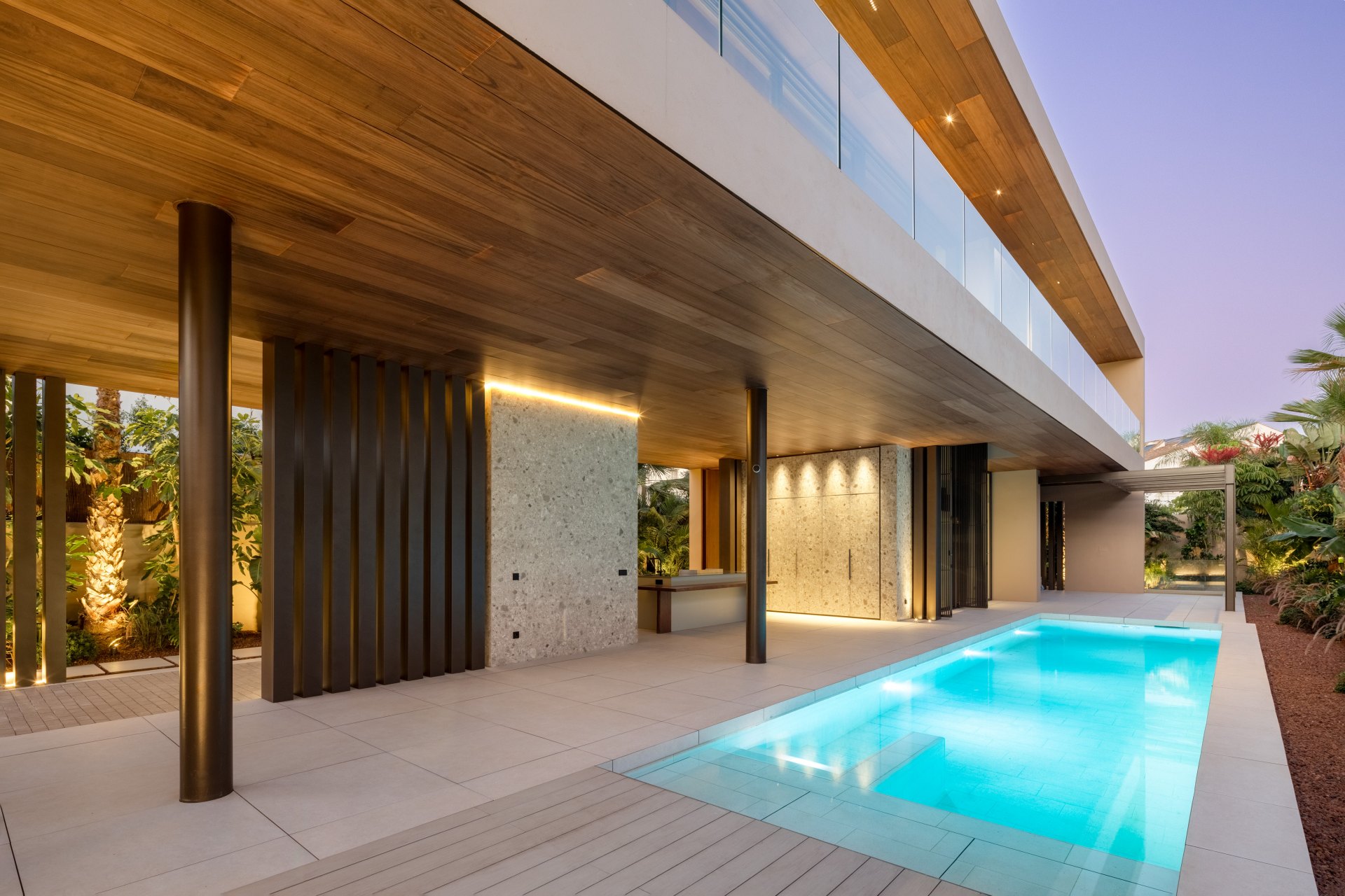 Una villa extraordinaria en la Milla de Oro de Marbella, a escasos pasos del mar