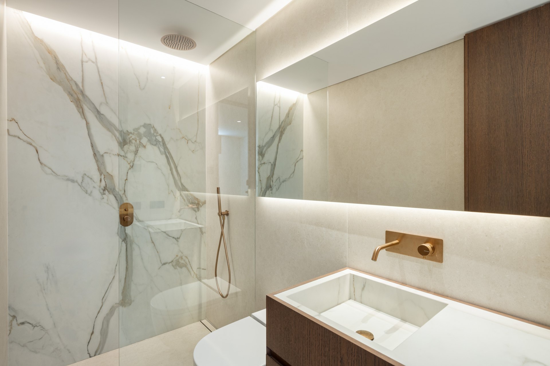 Una villa extraordinaria en la Milla de Oro de Marbella, a escasos pasos del mar