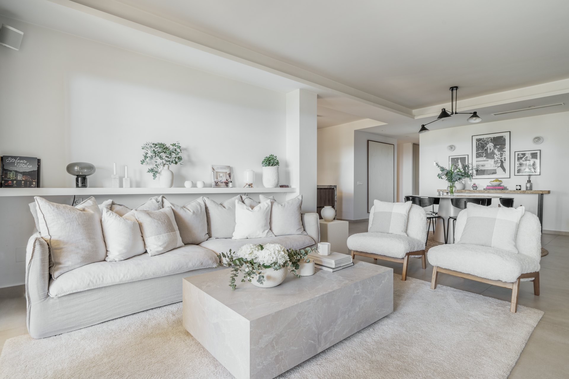 Luxury apartment completely renovated with beautiful sea views in Nueva Andalucia