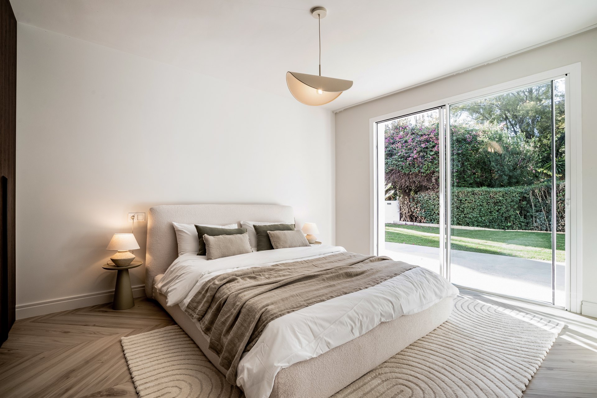 Exclusivo apartamento de planta baja en Milla de Oro, Marbella