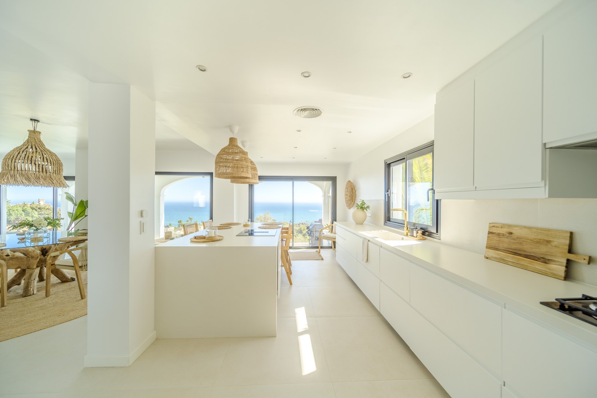 Exquisite completely refurbished villa with frontal sea views in Capellanía, Benalmádena