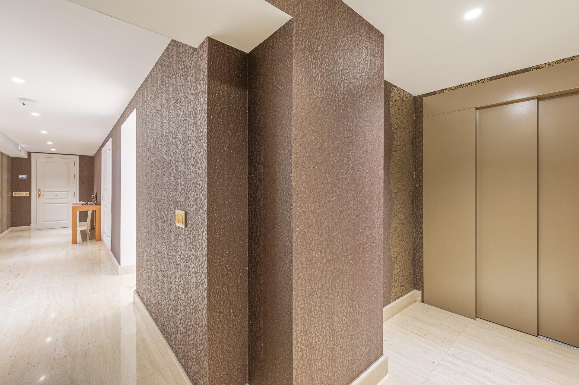 Magnificent large villa with incredible panoramic views located in the prestigious El Herrojo, Benahavis