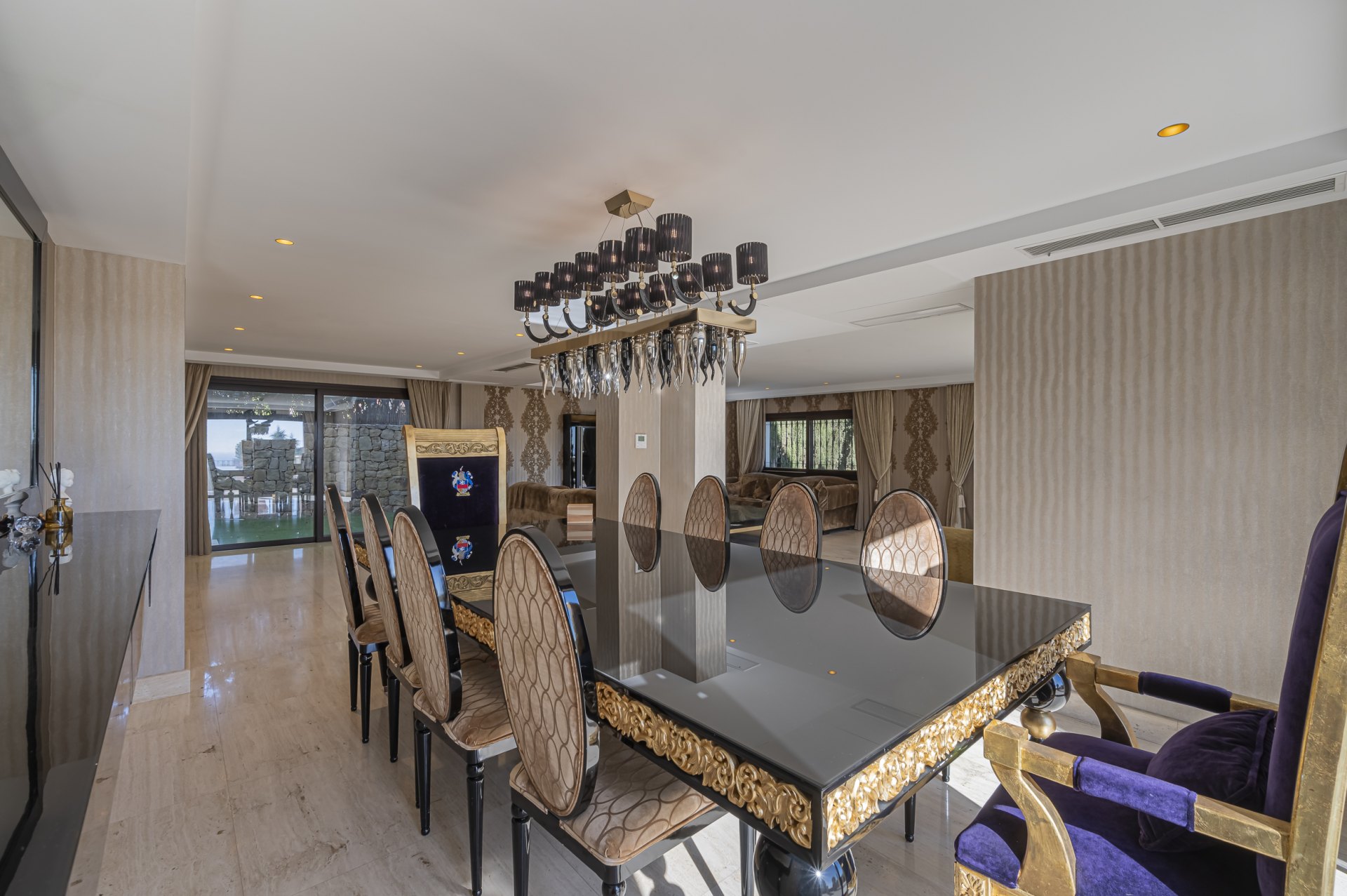 Magnificent large villa with incredible panoramic views located in the prestigious El Herrojo, Benahavis