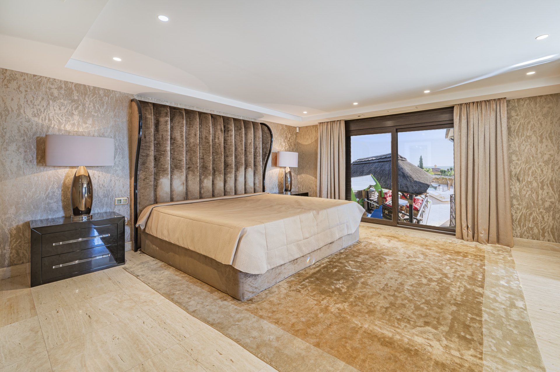 Magnificent large villa with incredible panoramic views located in the prestigious El Herrojo, Benahavis