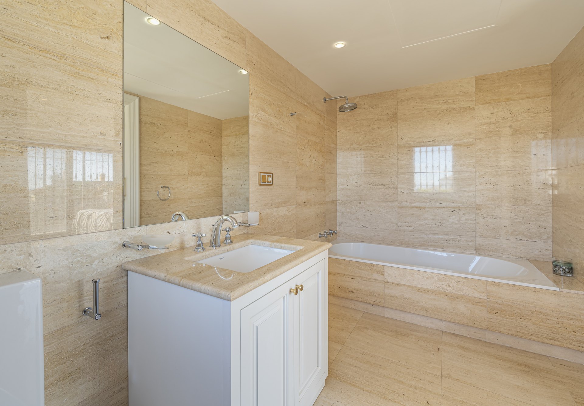 Magnificent large villa with incredible panoramic views located in the prestigious El Herrojo, Benahavis