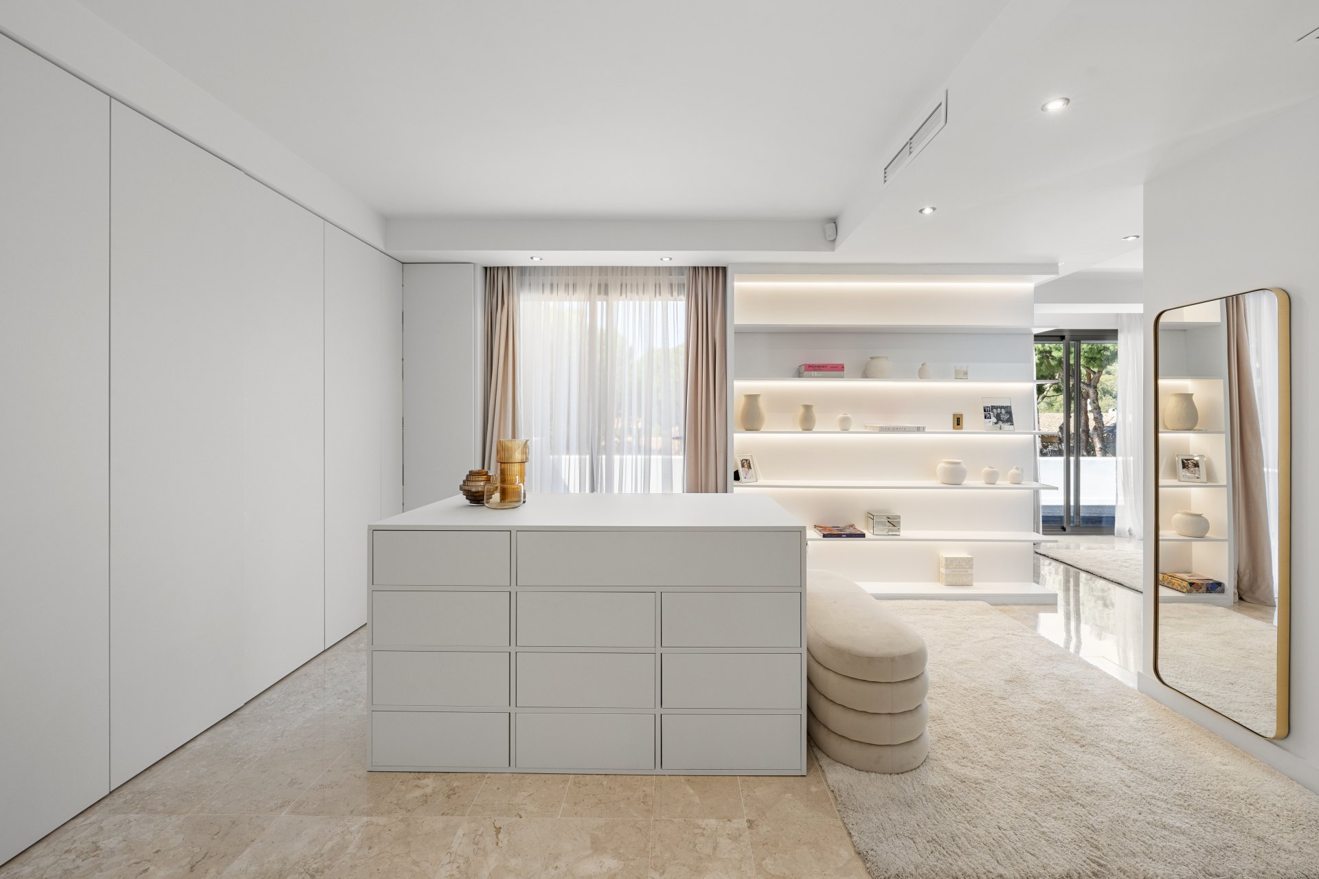 Sublime villa in a private setting surrounded by nature in Las Chapas, Marbella