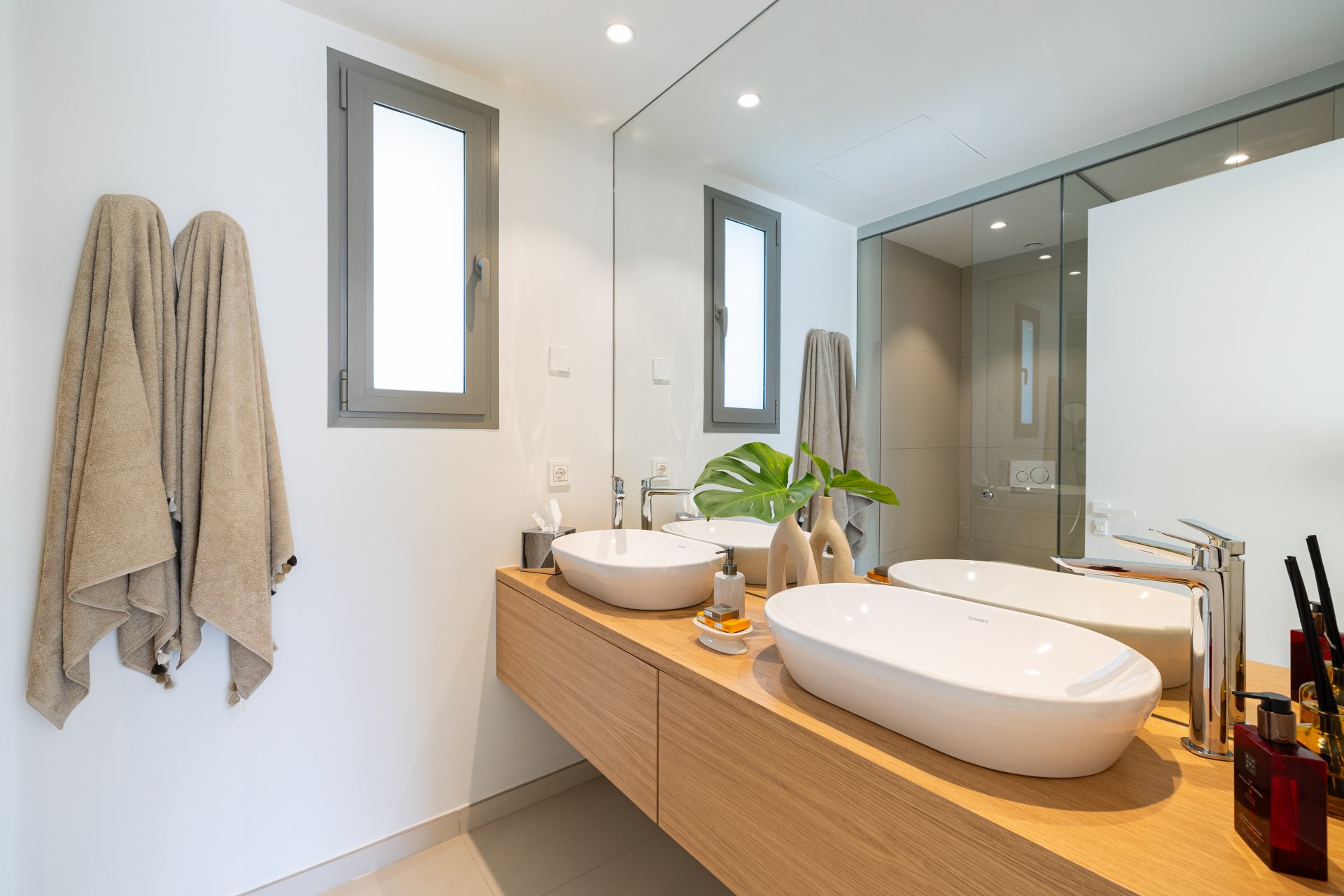 Acogedor ático con espectaculares vistas al mar y entrega inmediata