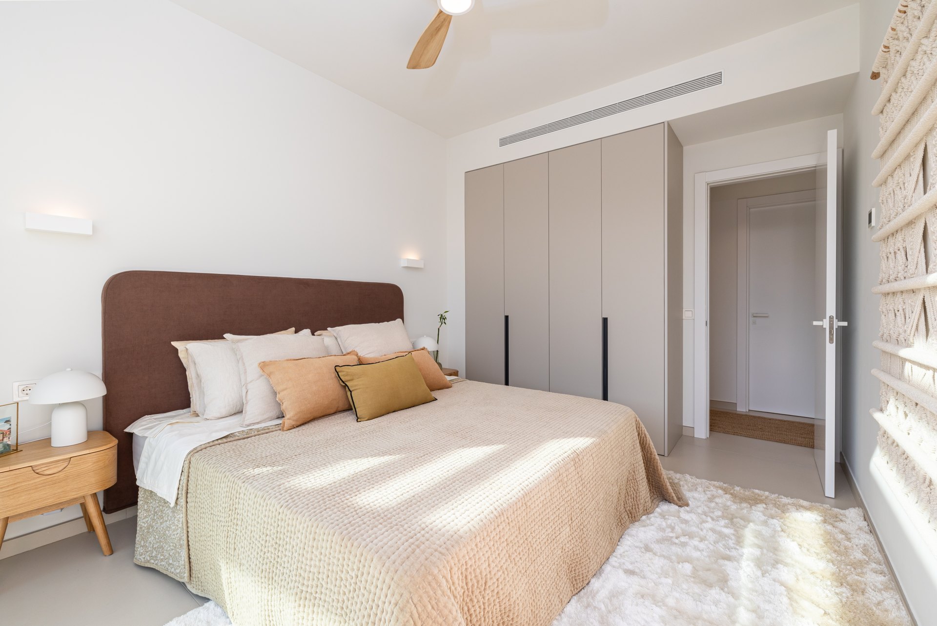 Acogedor ático con espectaculares vistas al mar y entrega inmediata