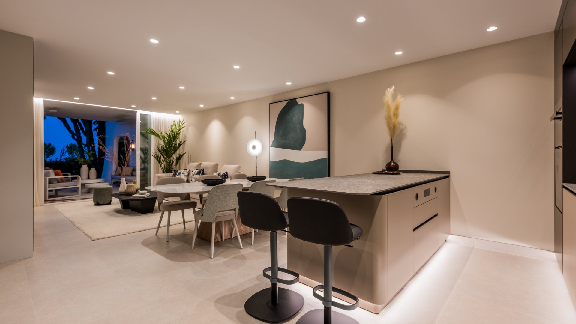 Elegance and spectacular views in the heart of Costalita, New Golden Mile, Estepona