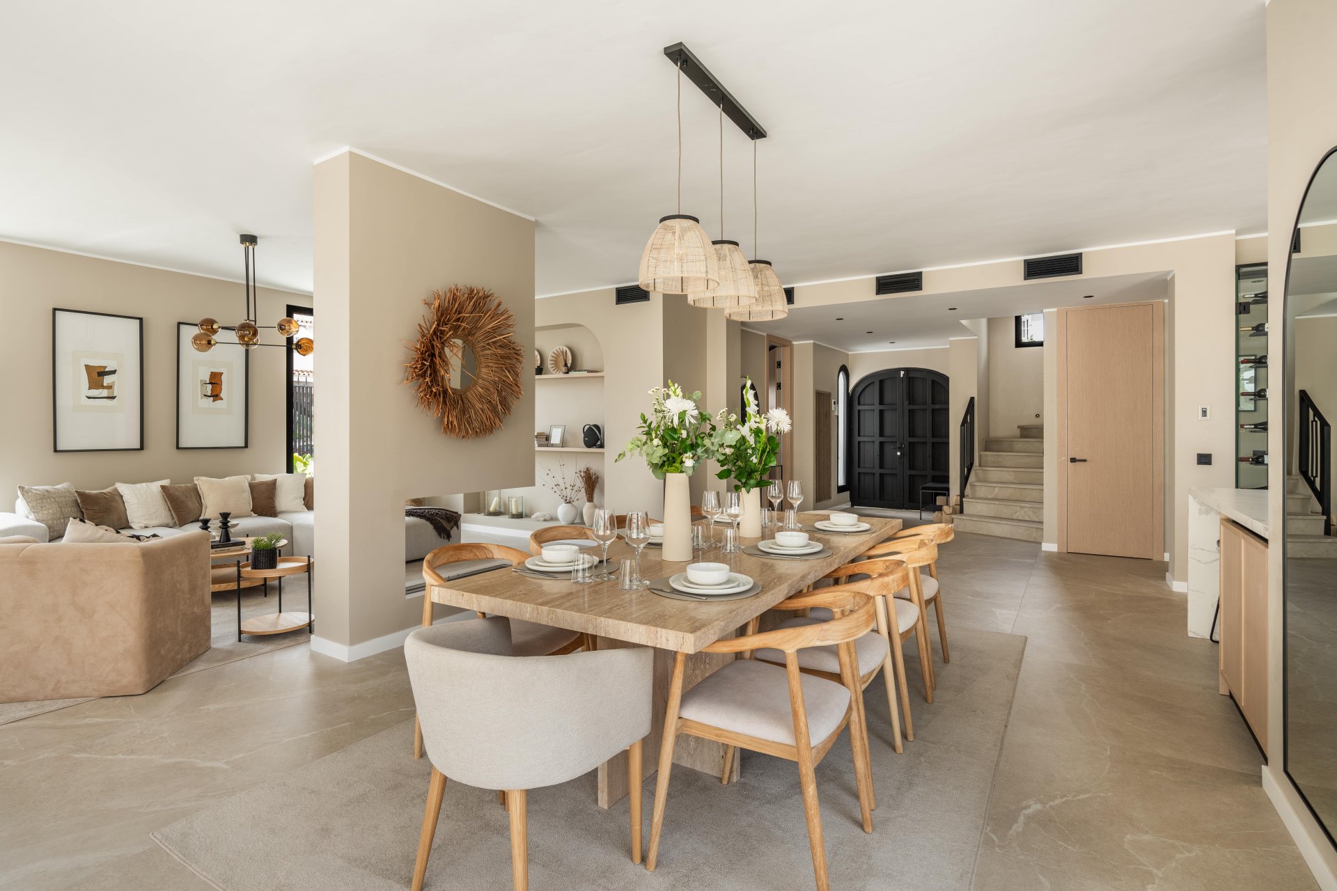 Villa que combina el encanto mediterráneo con la elegancia moderna junto a la playa en San Pedro de Alcántara, Marbella