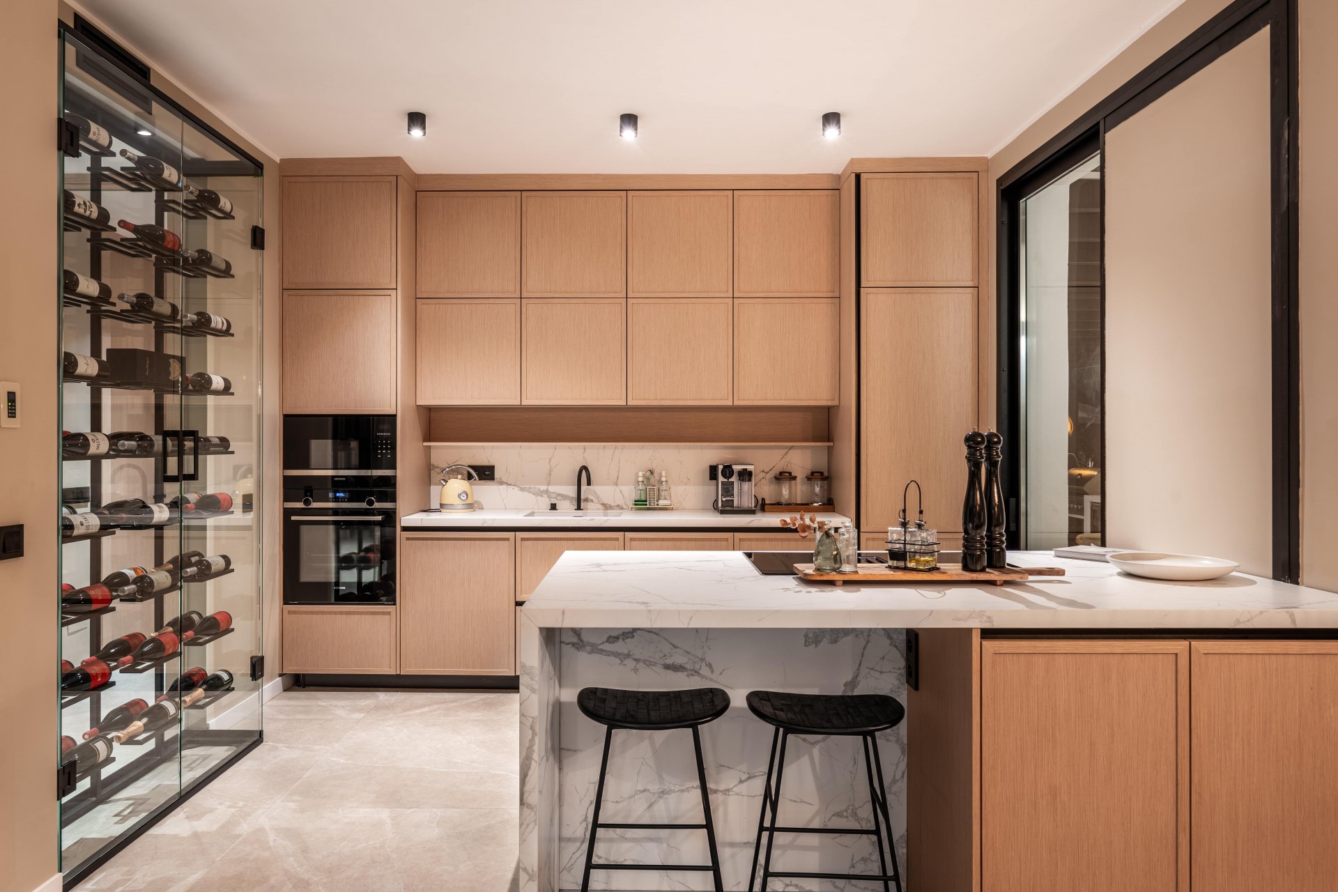 Villa que combina el encanto mediterráneo con la elegancia moderna junto a la playa en San Pedro de Alcántara, Marbella