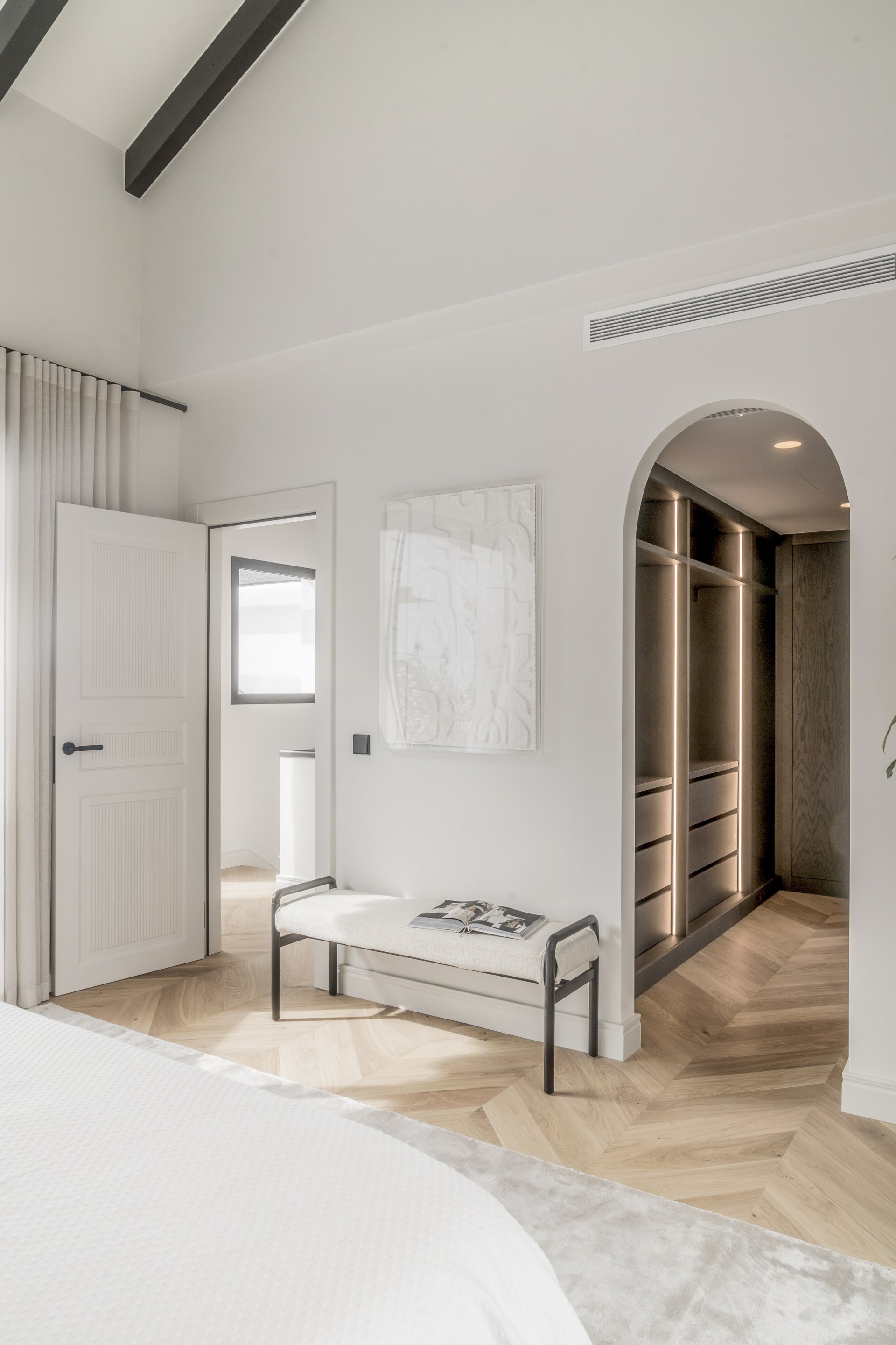 Ático exclusivo en Nueva Andalucía con Vistas Panorámicas al Mar y La Concha