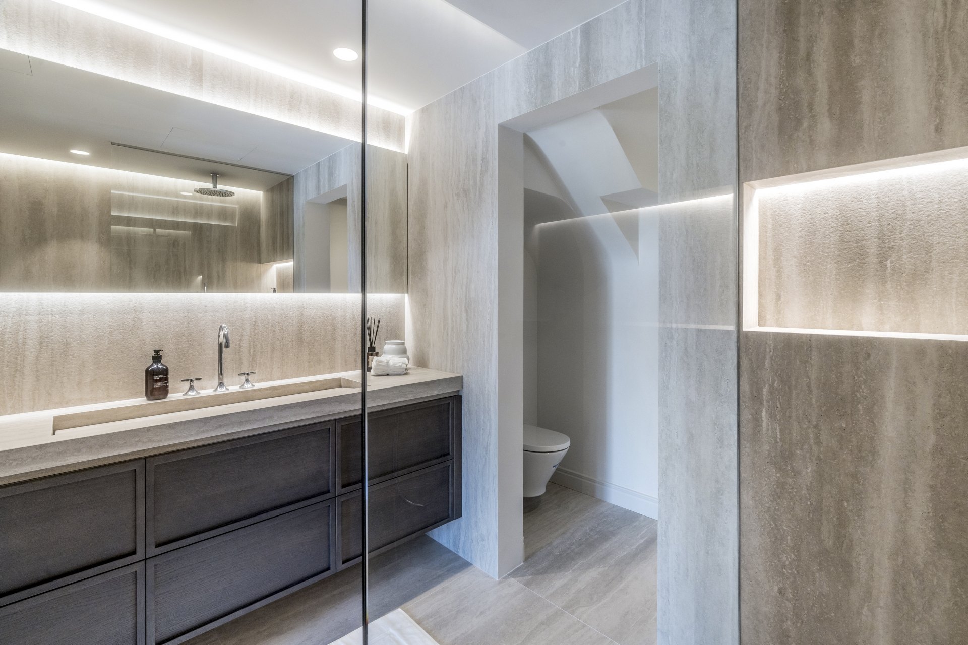 Ático exclusivo en Nueva Andalucía con Vistas Panorámicas al Mar y La Concha