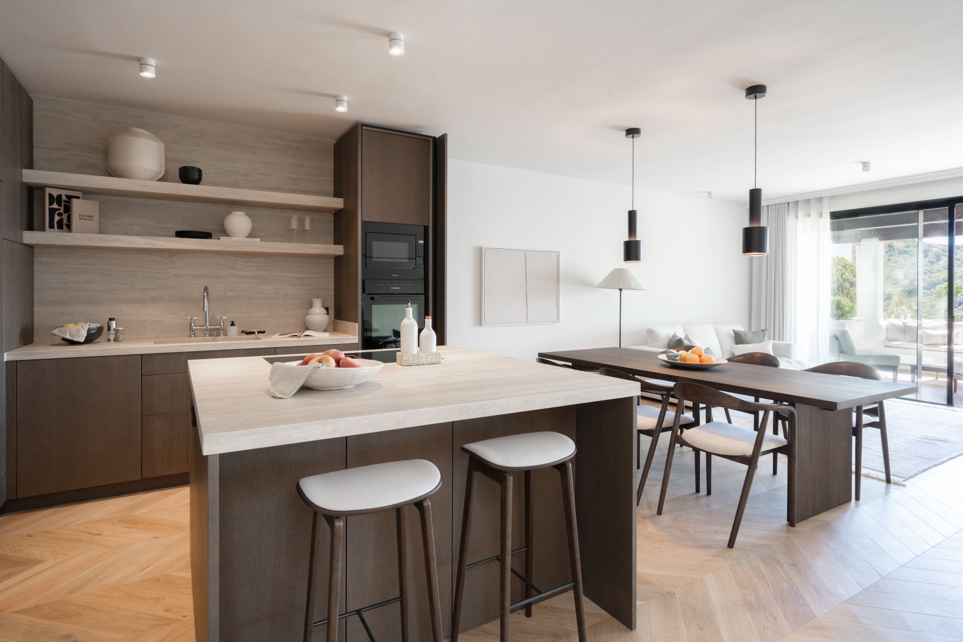 Ático exclusivo en Nueva Andalucía con Vistas Panorámicas al Mar y La Concha