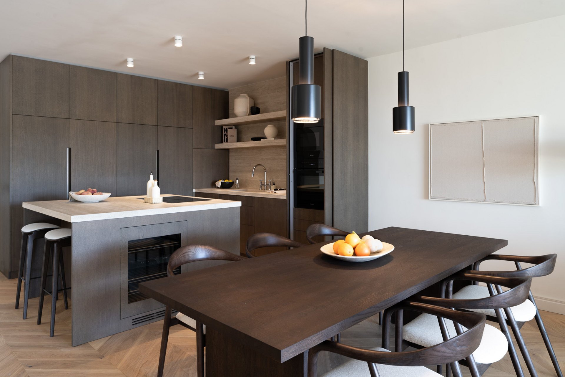 Ático exclusivo en Nueva Andalucía con Vistas Panorámicas al Mar y La Concha