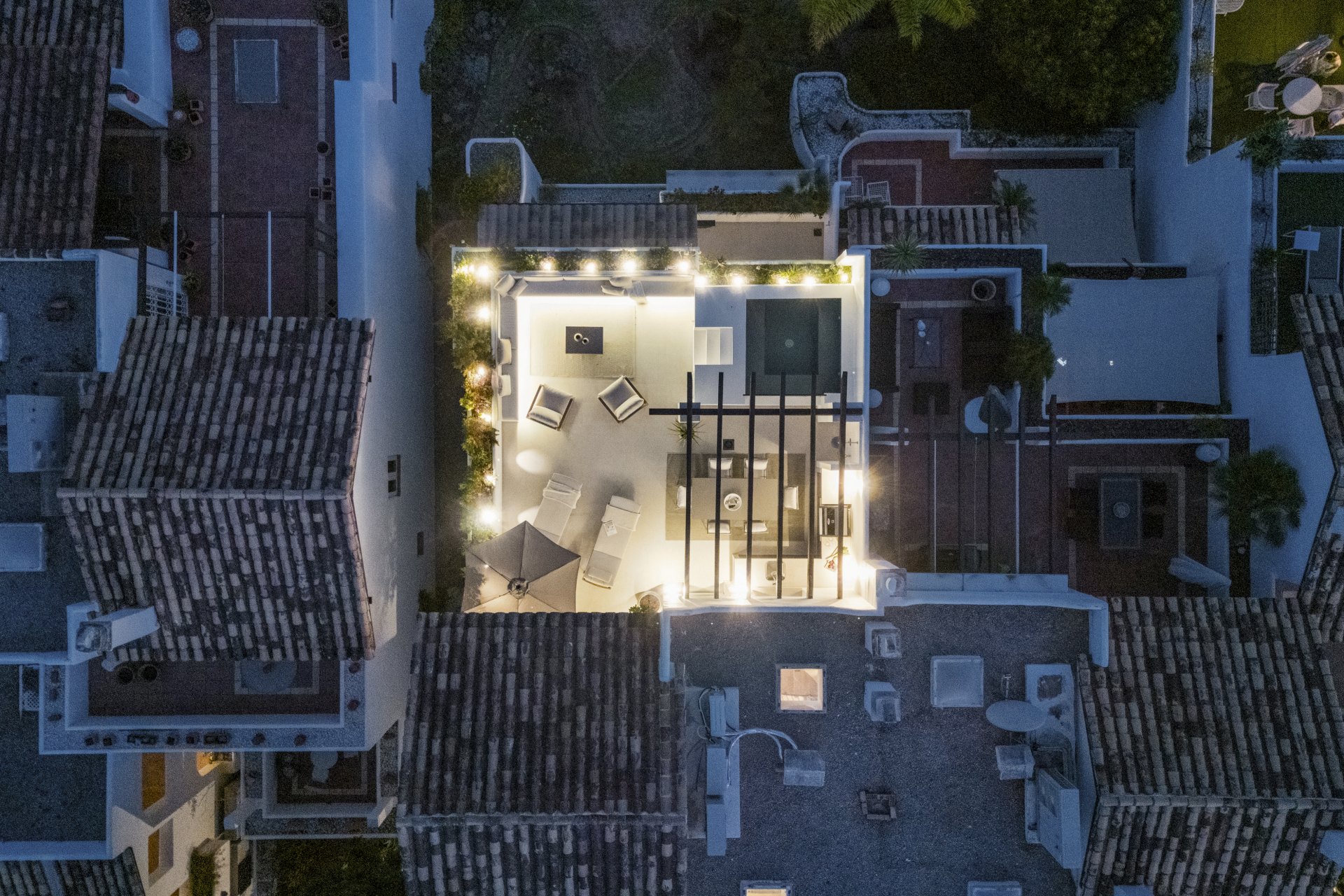 Ático exclusivo en Nueva Andalucía con Vistas Panorámicas al Mar y La Concha