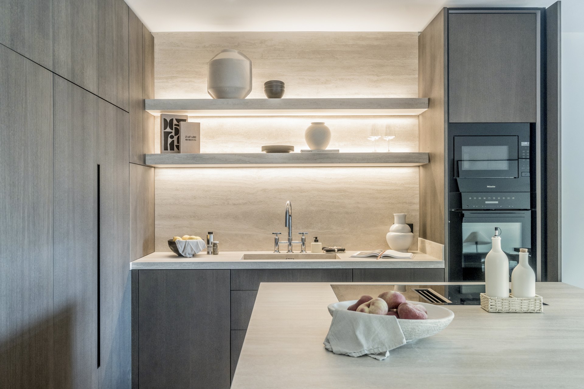 Ático exclusivo en Nueva Andalucía con Vistas Panorámicas al Mar y La Concha