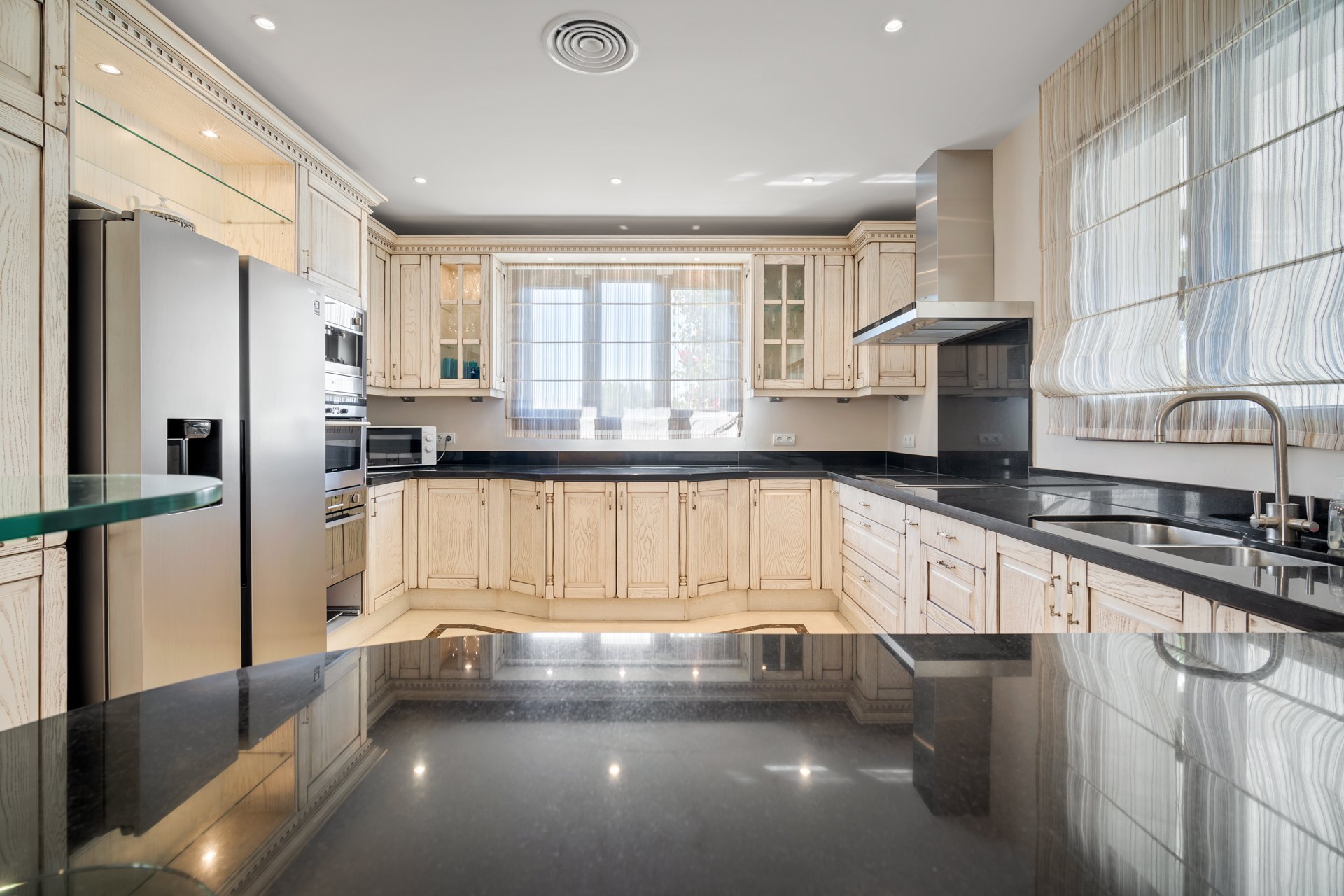 Luxury villa offering the best panoramic mountain and sea views in a very private and quiet location, Monte Mayor, Benahavis