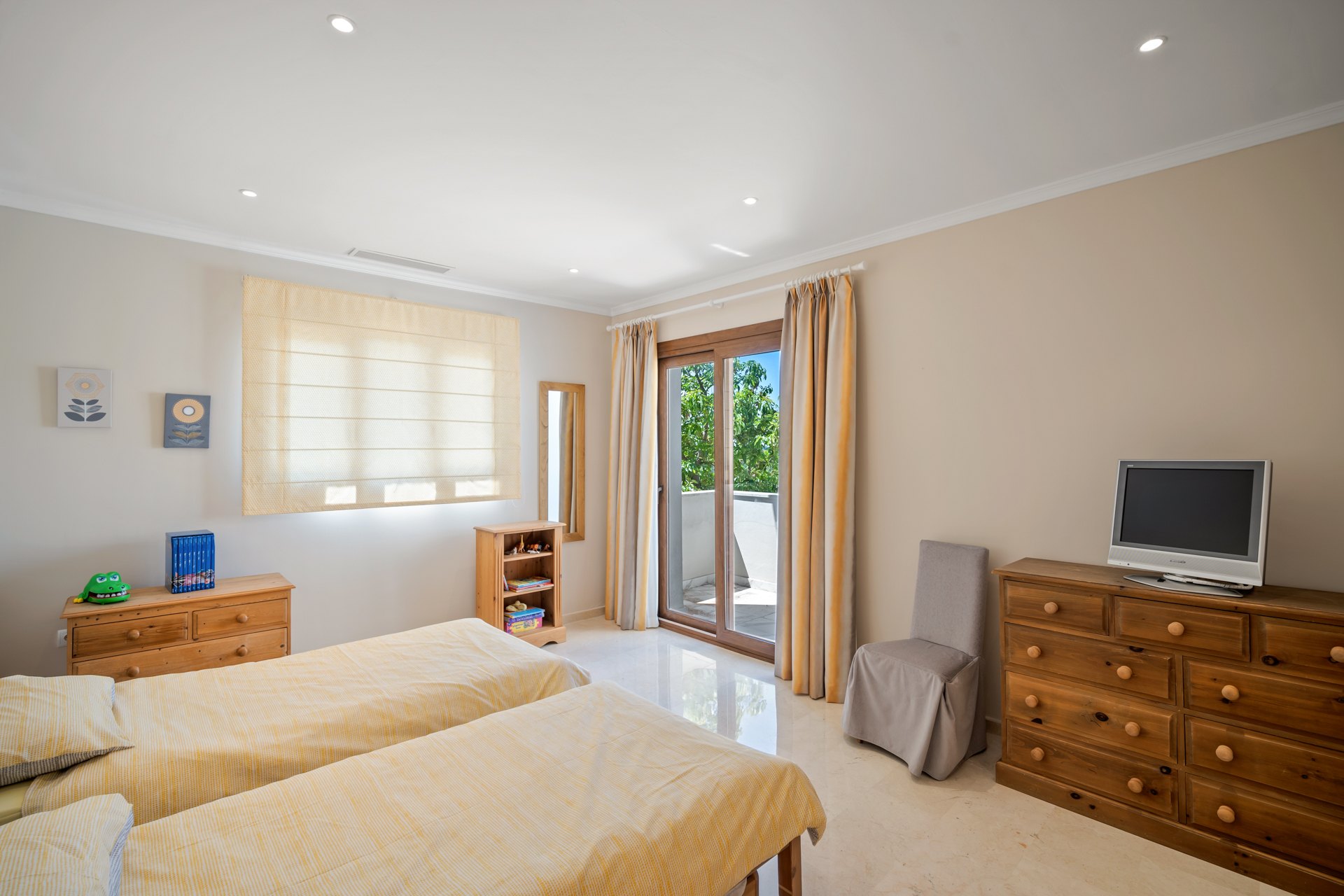 Luxury villa offering the best panoramic mountain and sea views in a very private and quiet location, Monte Mayor, Benahavis