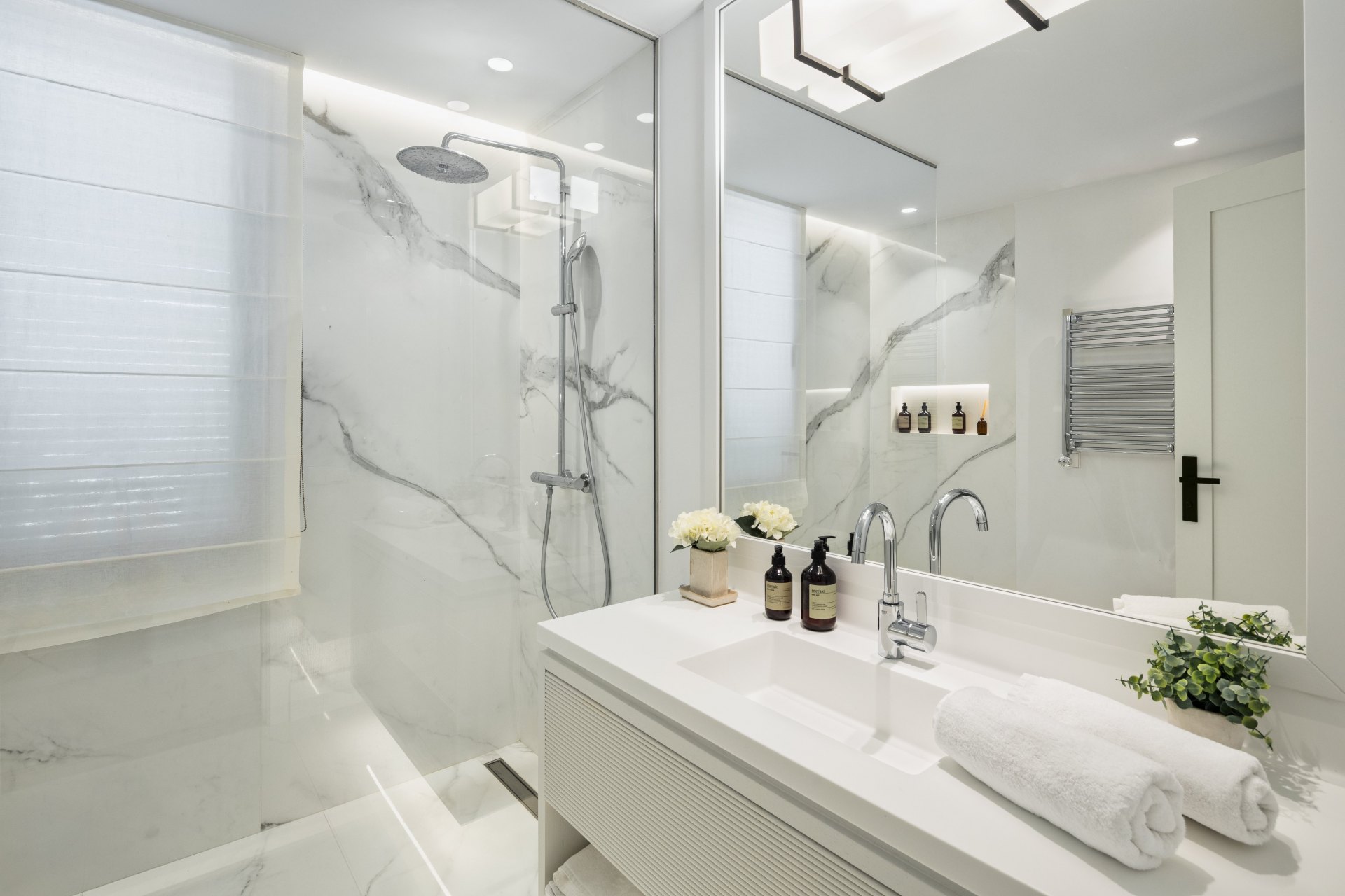 Excepcional villa moderna con características sobresalientes en Nueva Andalucía, Marbella