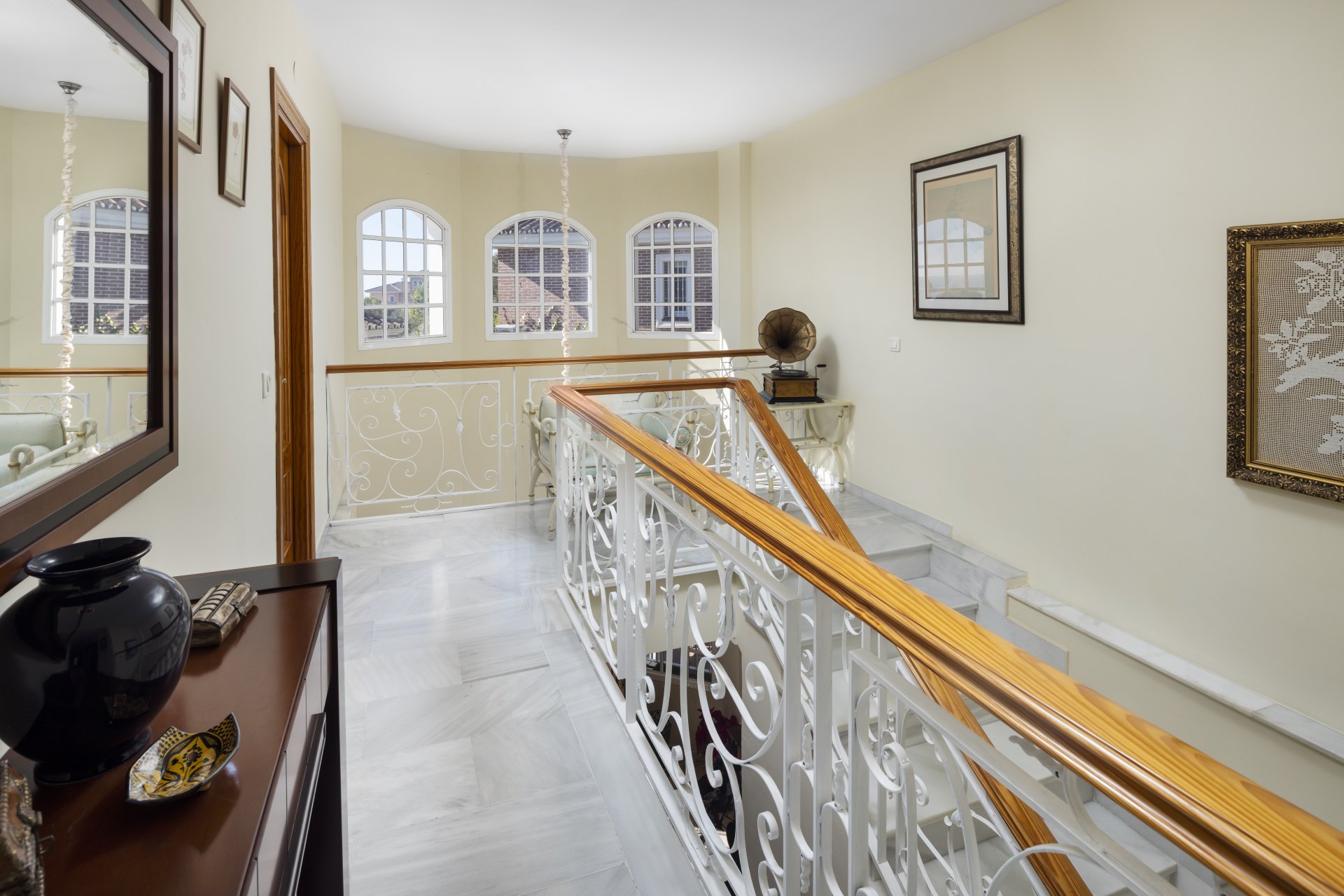 Villa exclusiva con infinitas posibilidades: su oasis mediterráneo