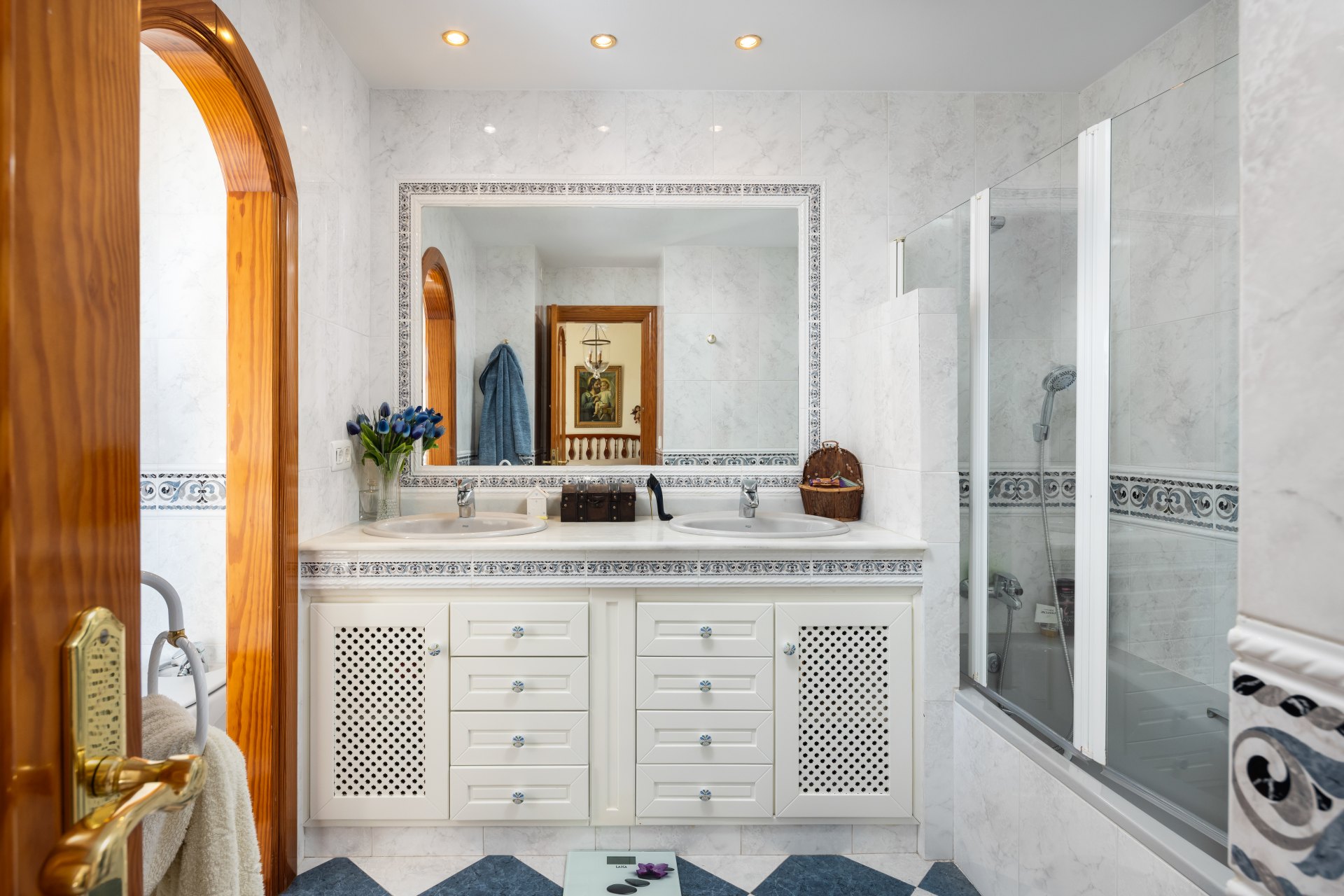 Villa exclusiva con infinitas posibilidades: su oasis mediterráneo