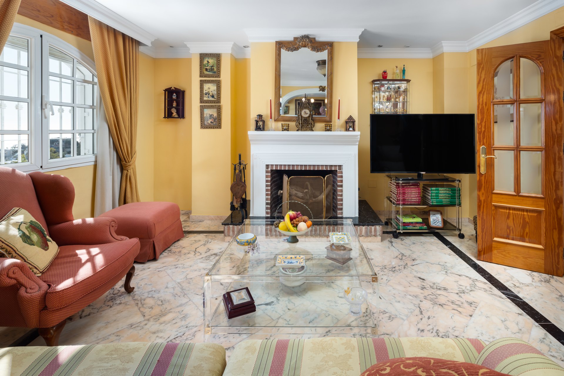 Villa exclusiva con infinitas posibilidades: su oasis mediterráneo