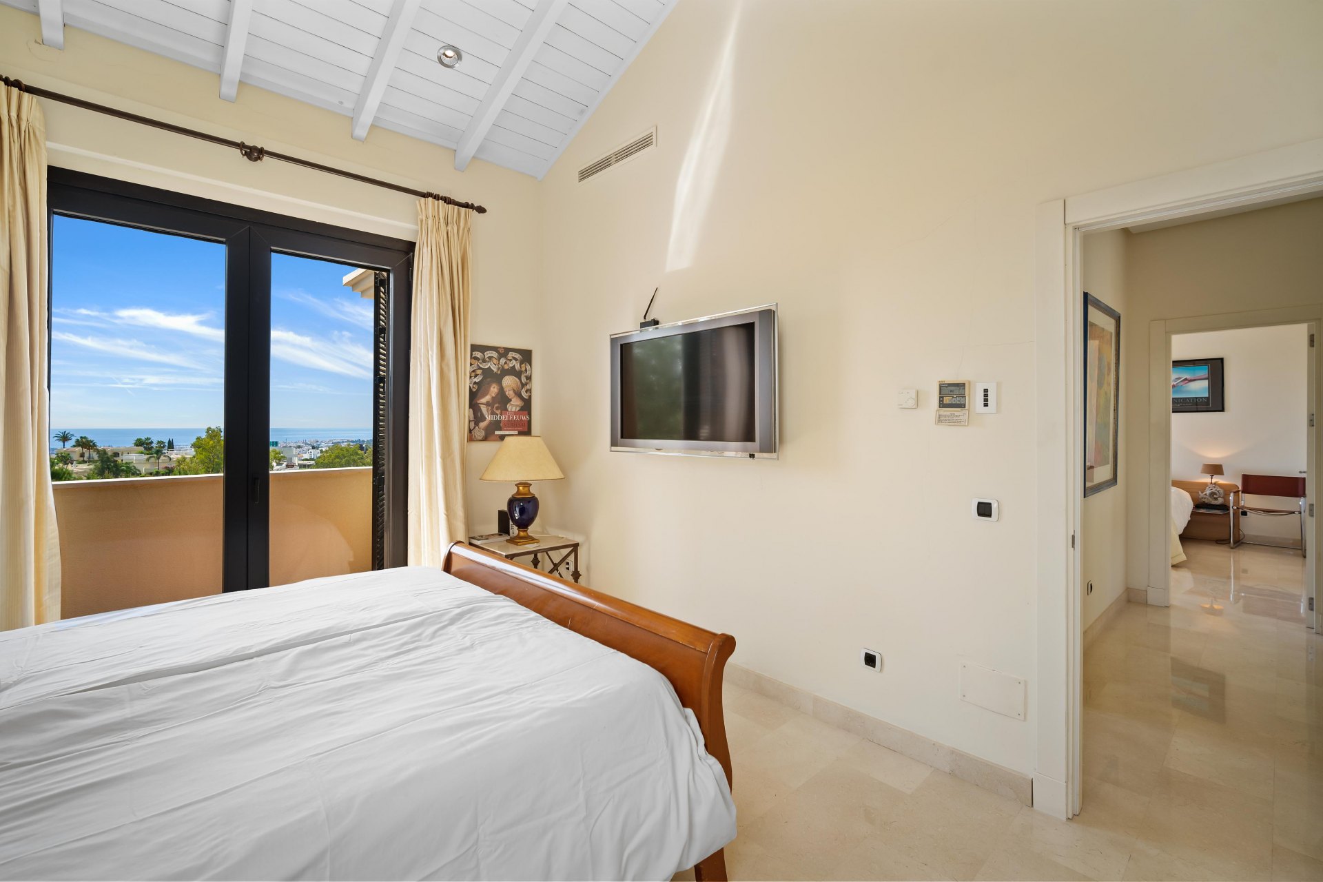 Villa en primera línea de golf con vistas inmejorables panorámicas al mar y al campo de golf