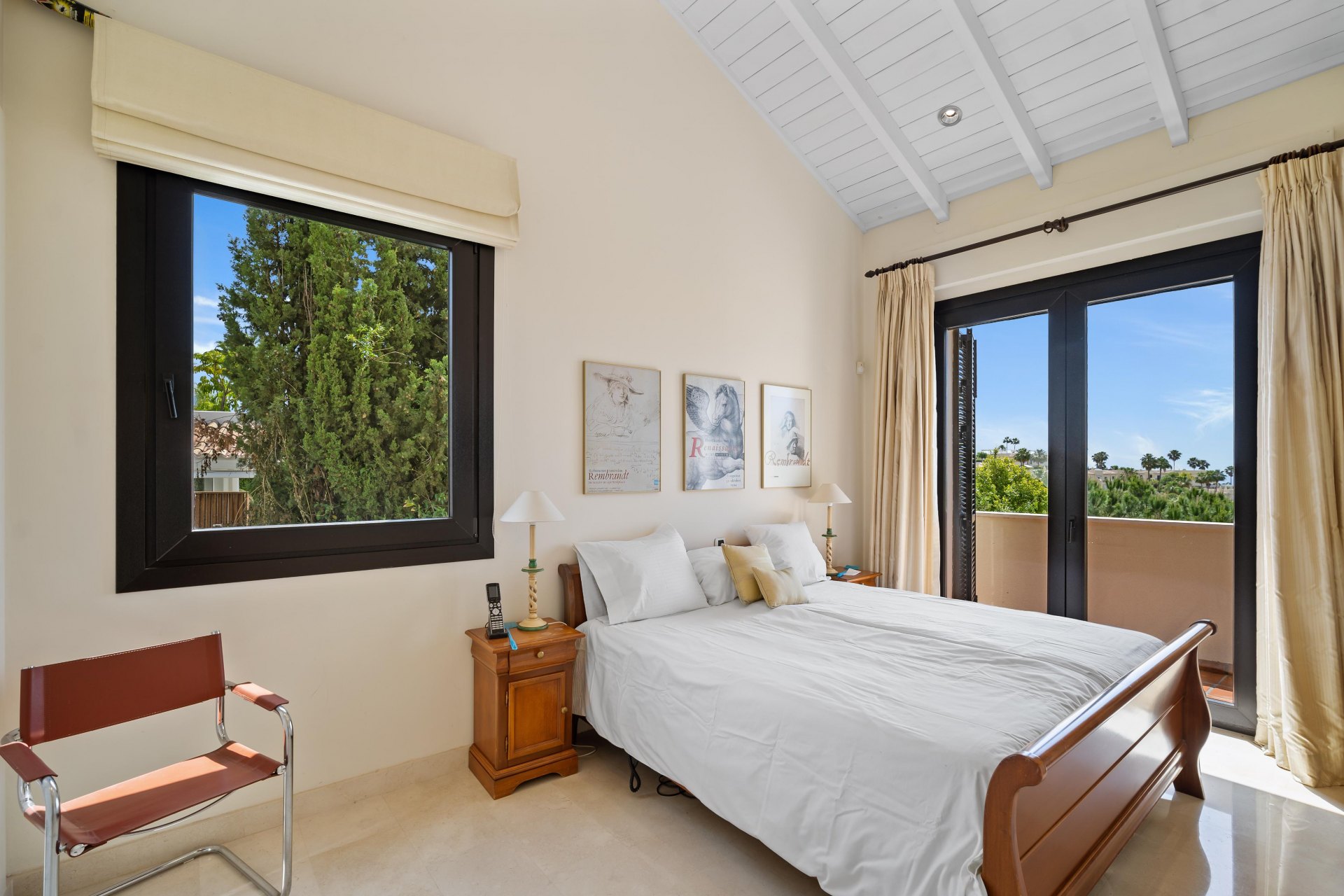 Villa en primera línea de golf con vistas inmejorables panorámicas al mar y al campo de golf