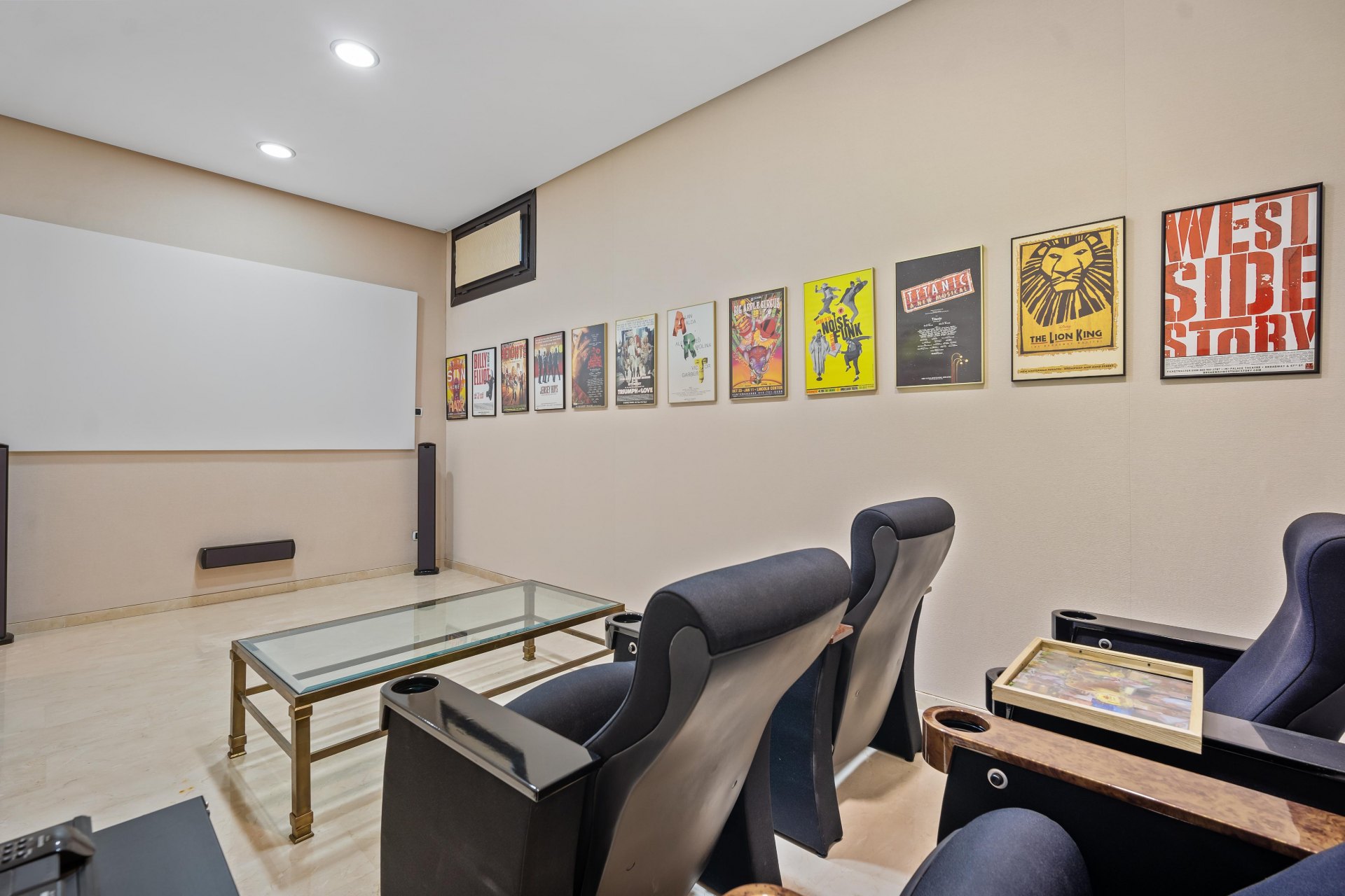 Villa en primera línea de golf con vistas inmejorables panorámicas al mar y al campo de golf