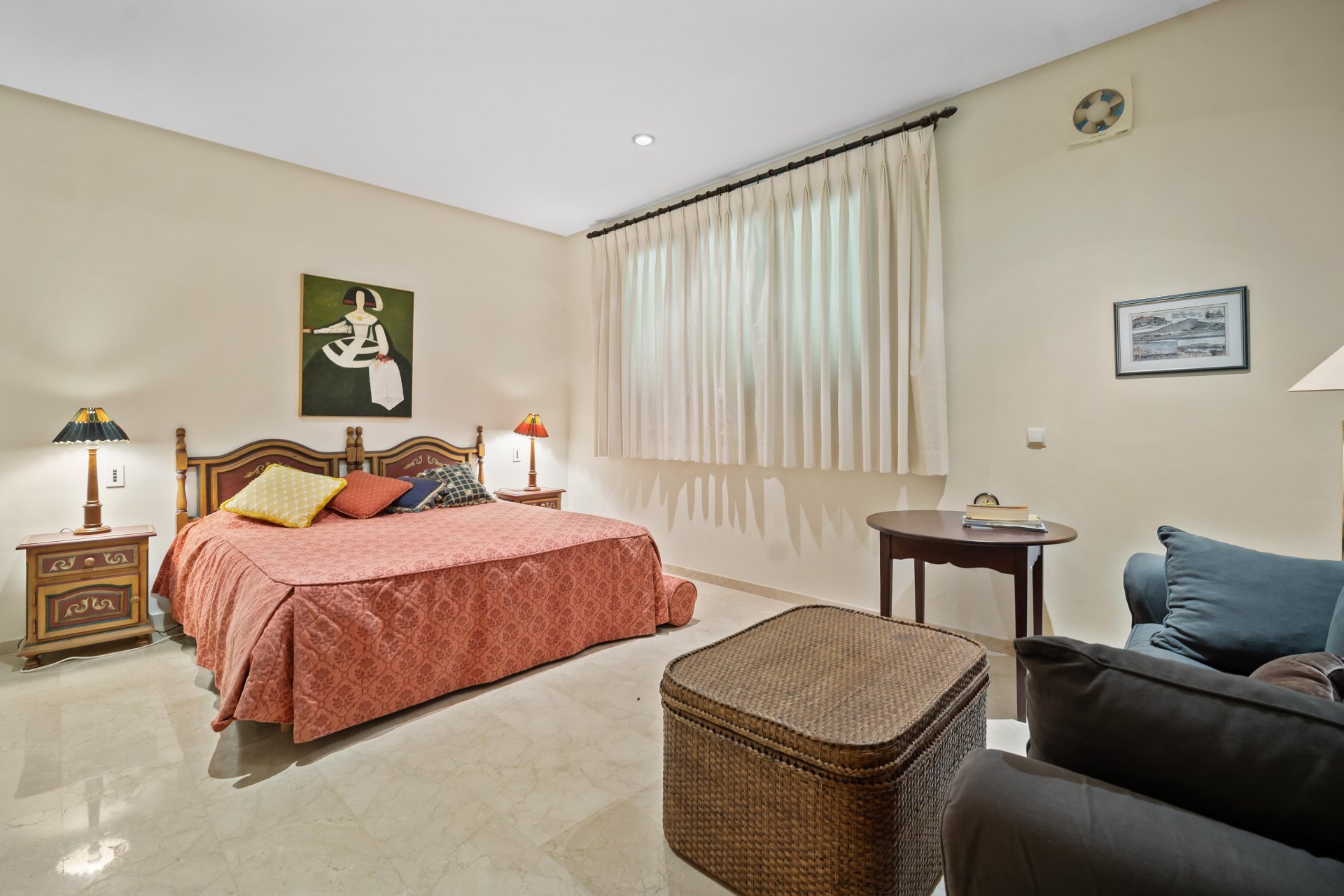 Villa en primera línea de golf con vistas inmejorables panorámicas al mar y al campo de golf