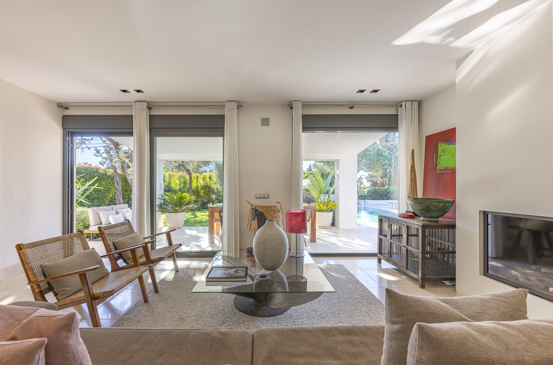 Elegante villa junto a la playa en Marbesa : Vida privada y tranquila a pocos pasos de la playa