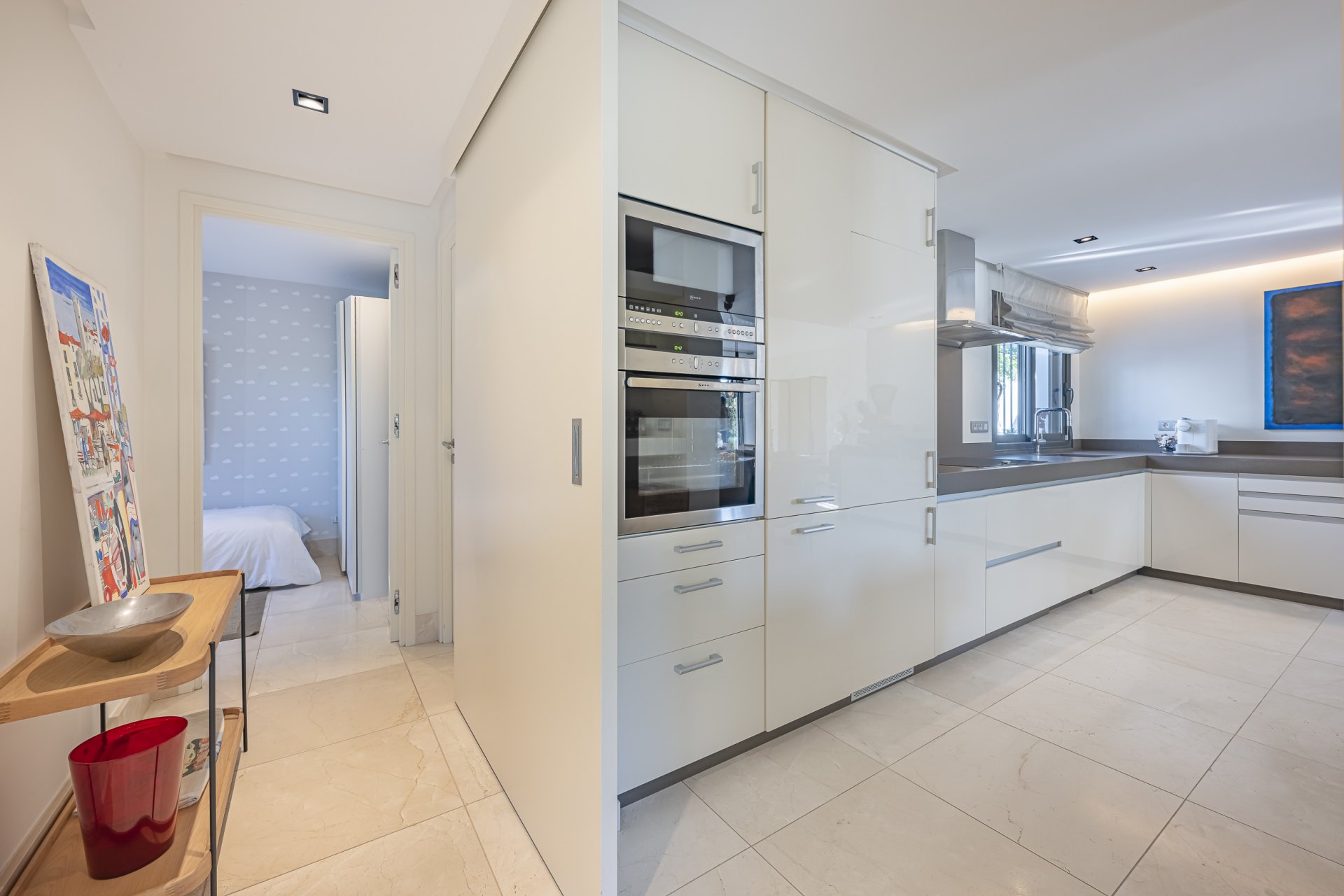 Elegante villa junto a la playa en Marbesa : Vida privada y tranquila a pocos pasos de la playa