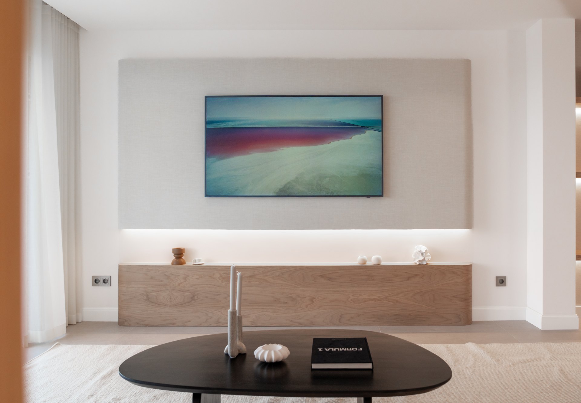 Magnificent duplex penthouse in excellent location with panoramic views and a private pool