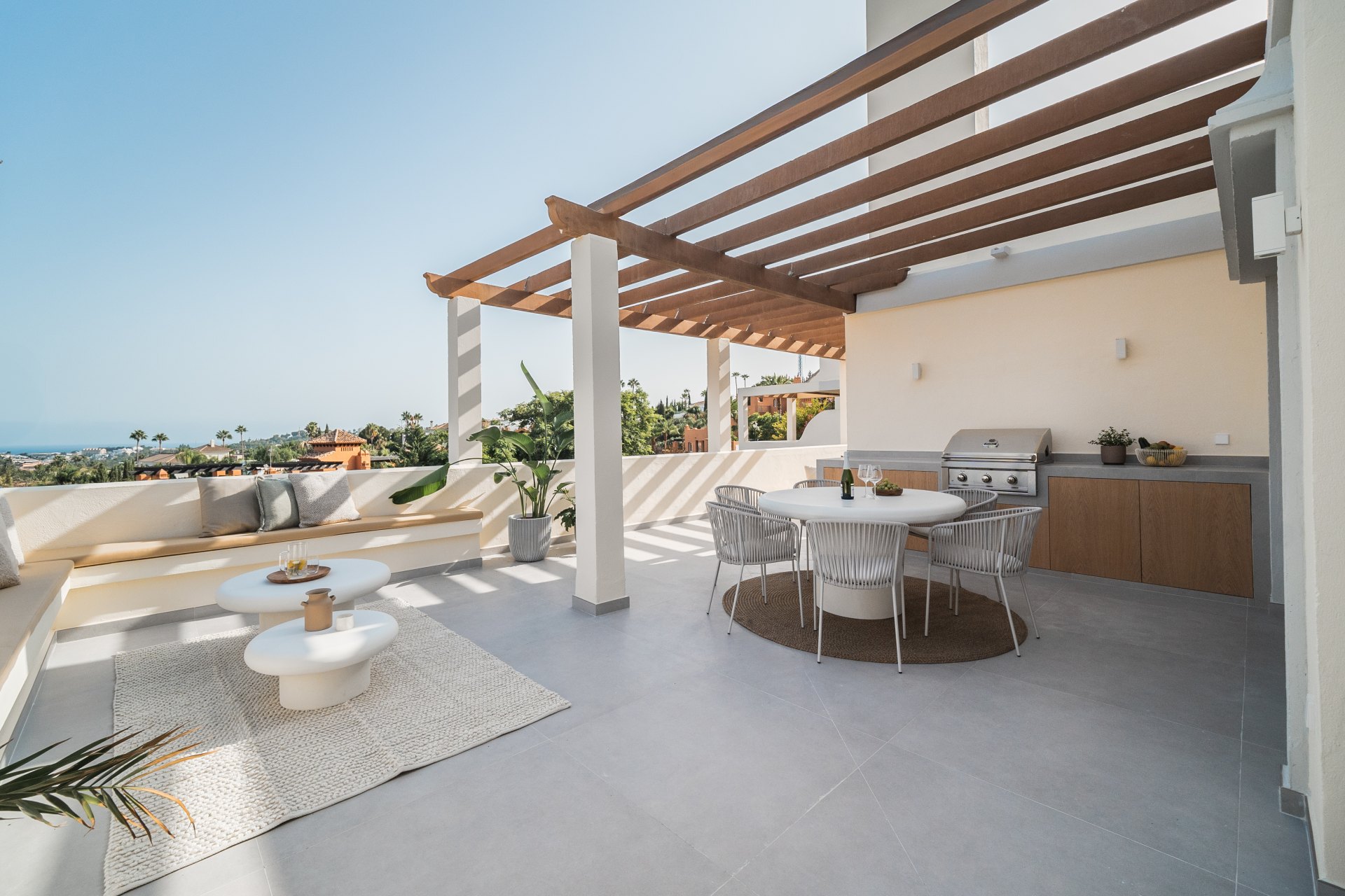 Magnificent duplex penthouse in excellent location with panoramic views and a private pool